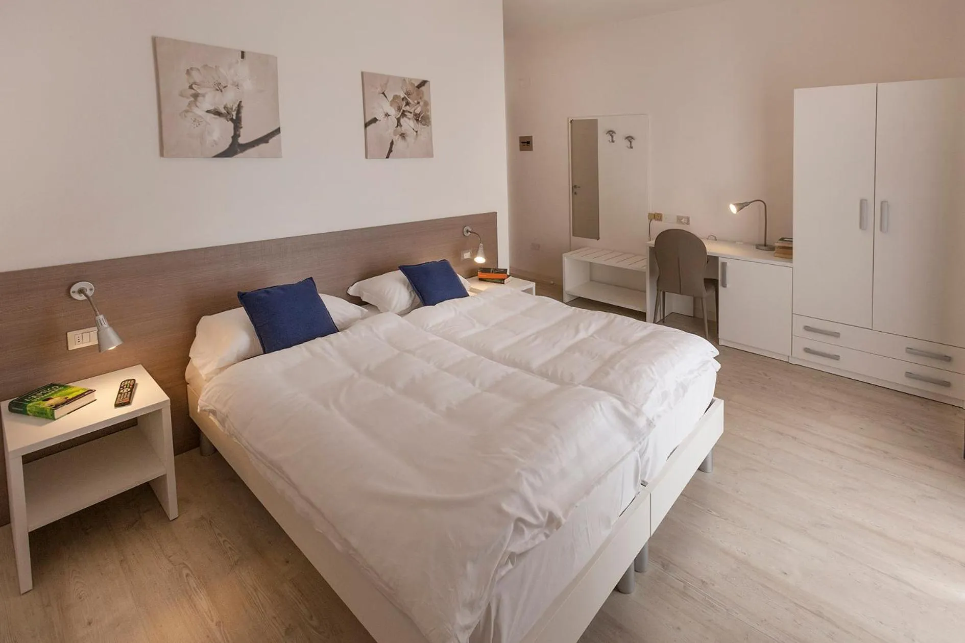 Photo of the whole room in Hotel Roma Aparthotel