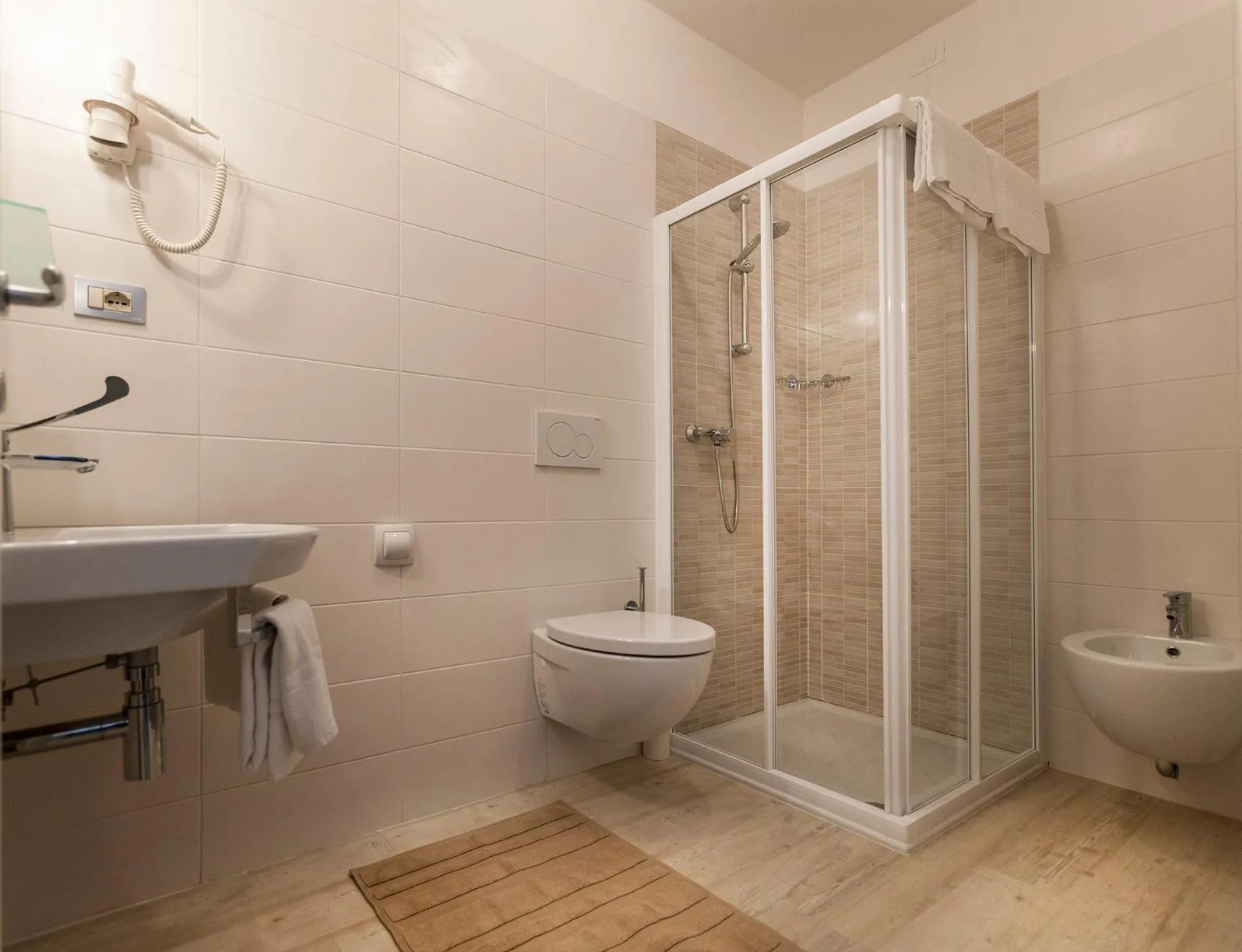 Bathroom in Hotel Roma Aparthotel