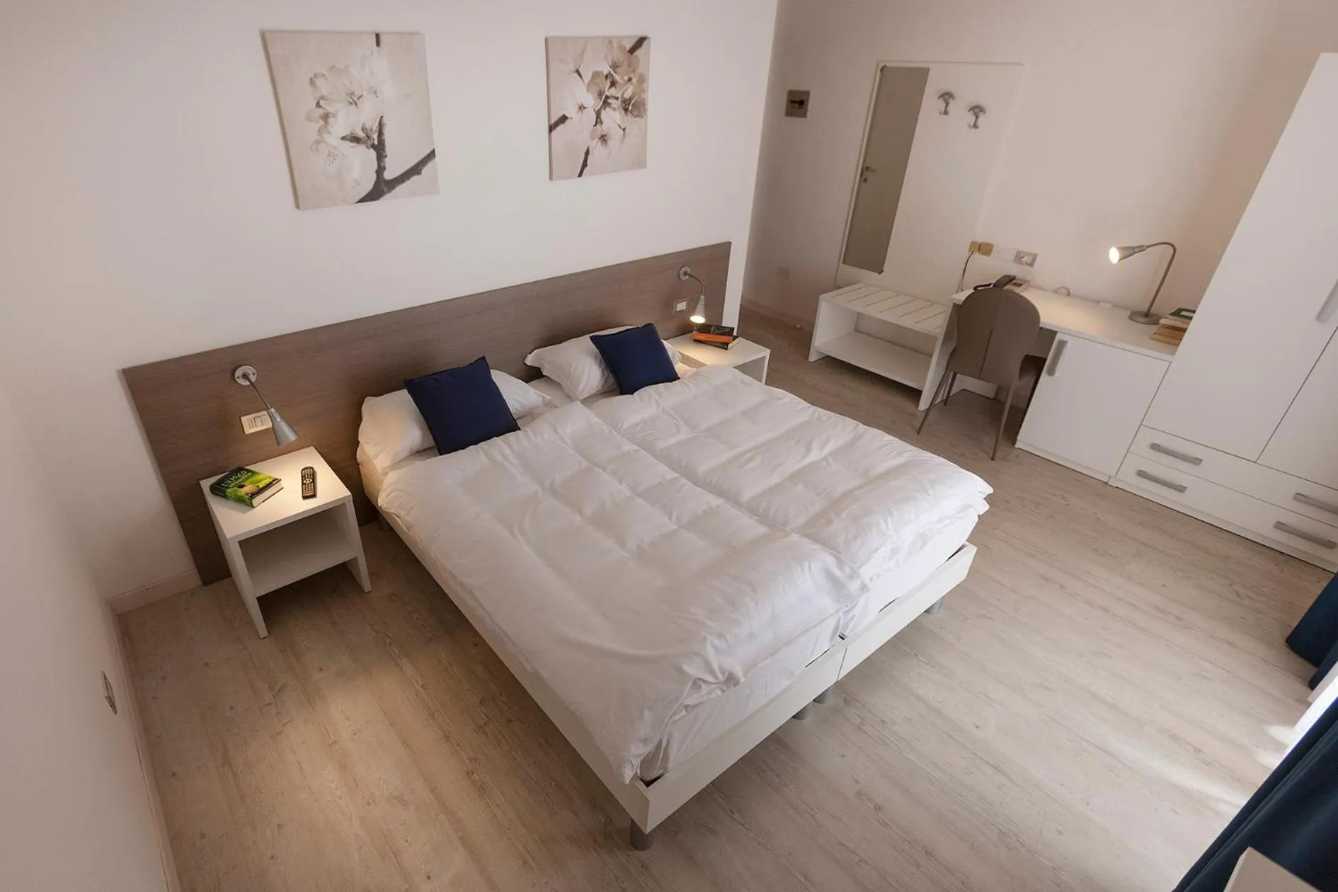 Photo of the whole room in Hotel Roma Aparthotel