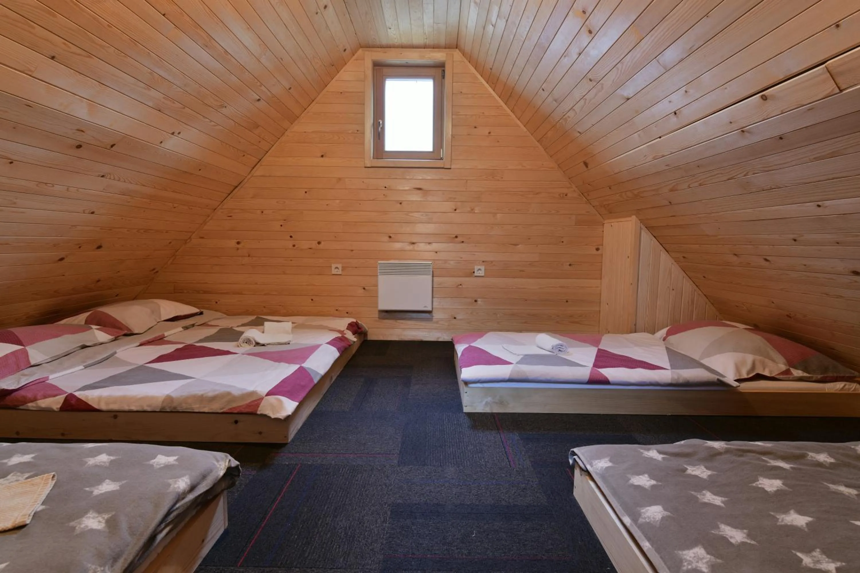 Bed in Koča Zlatorog - Velika planina