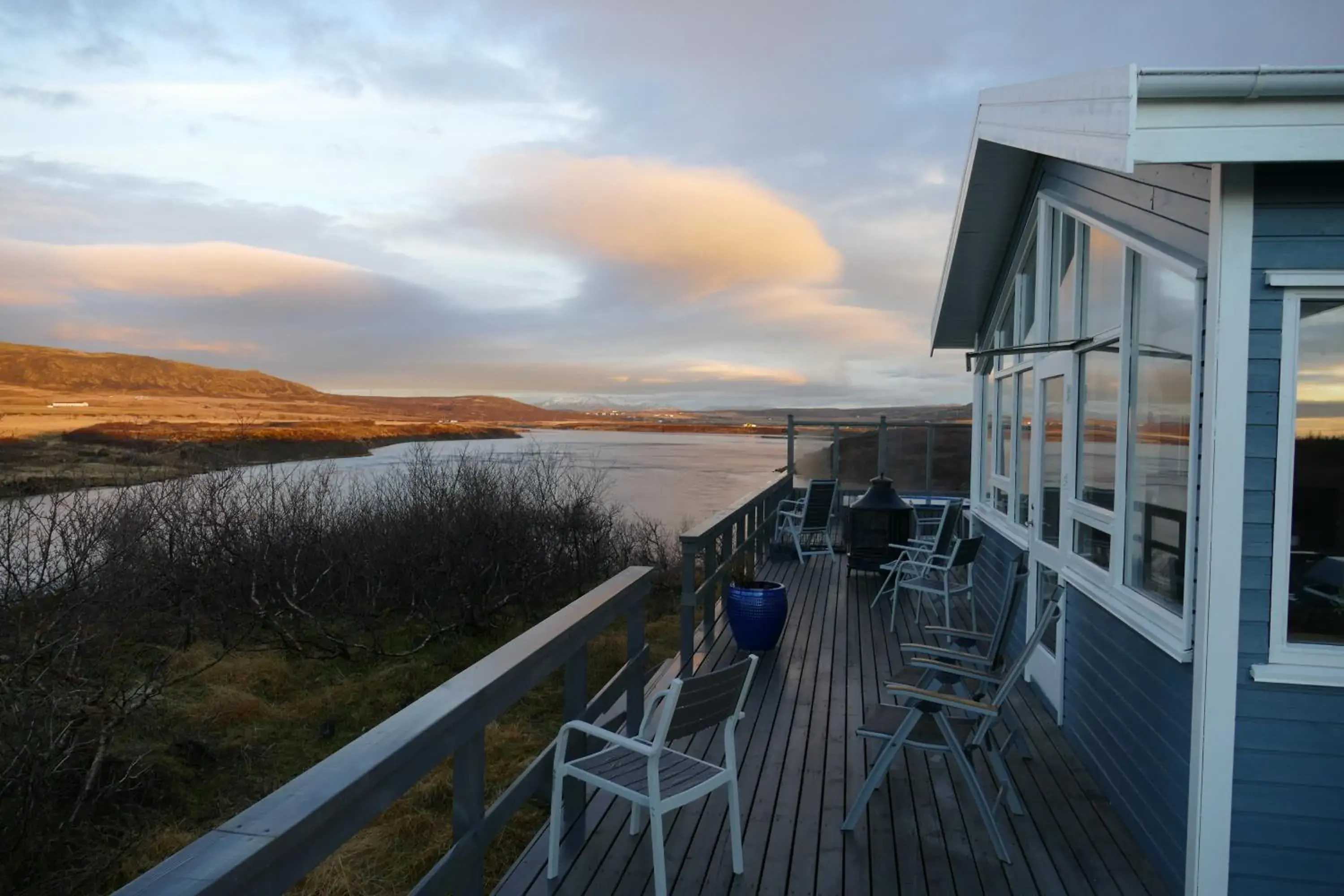 Riverfront romantic Asgardur vacation home of comfort Riverfront romantic Asgardur vacation home of comfort