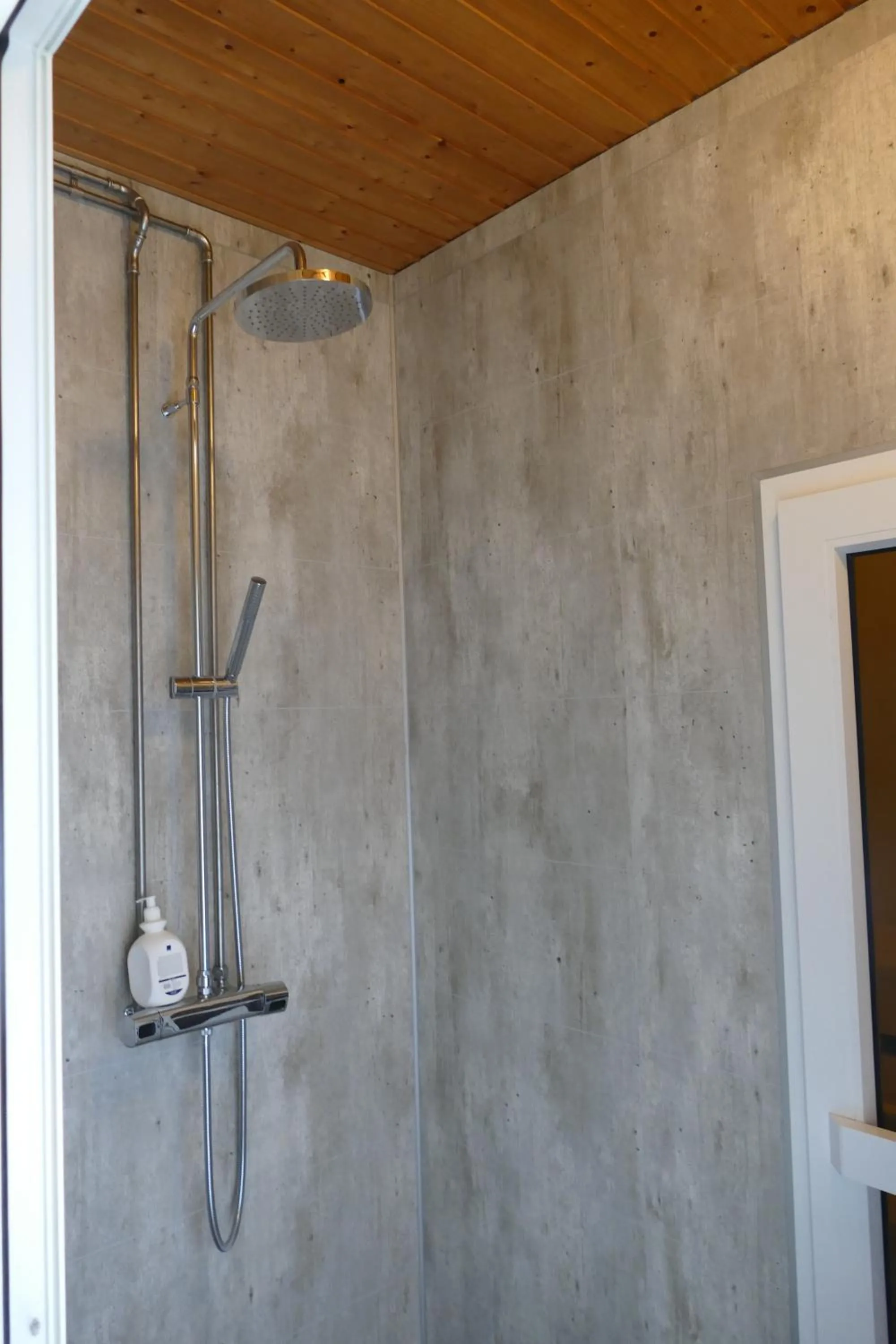 Shower in Riverfront romantic Asgardur vacation home of comfort