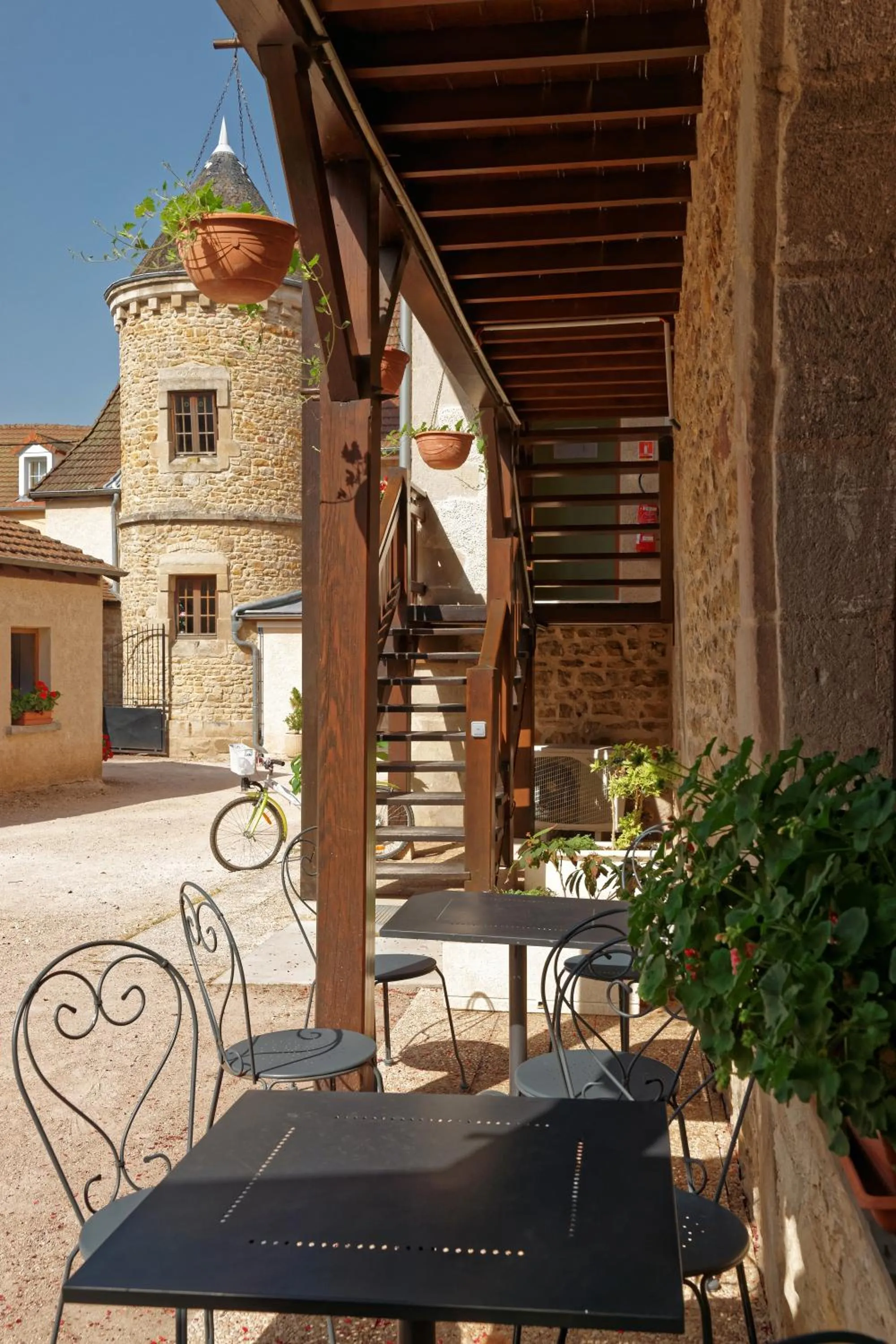Property building in Logis Des Trois Maures