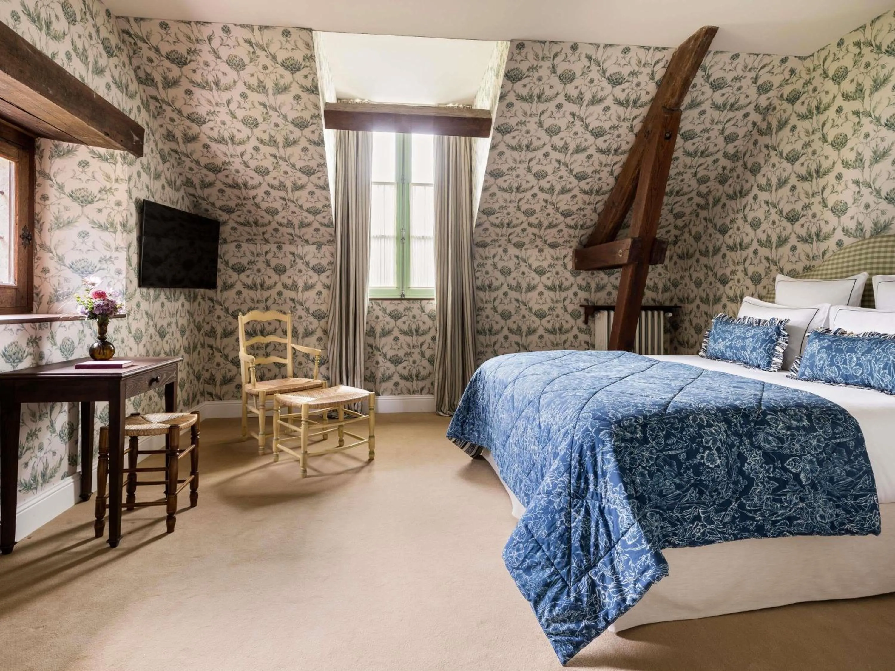 Bedroom, Bed in Abbaye Des Vaux De Cernay