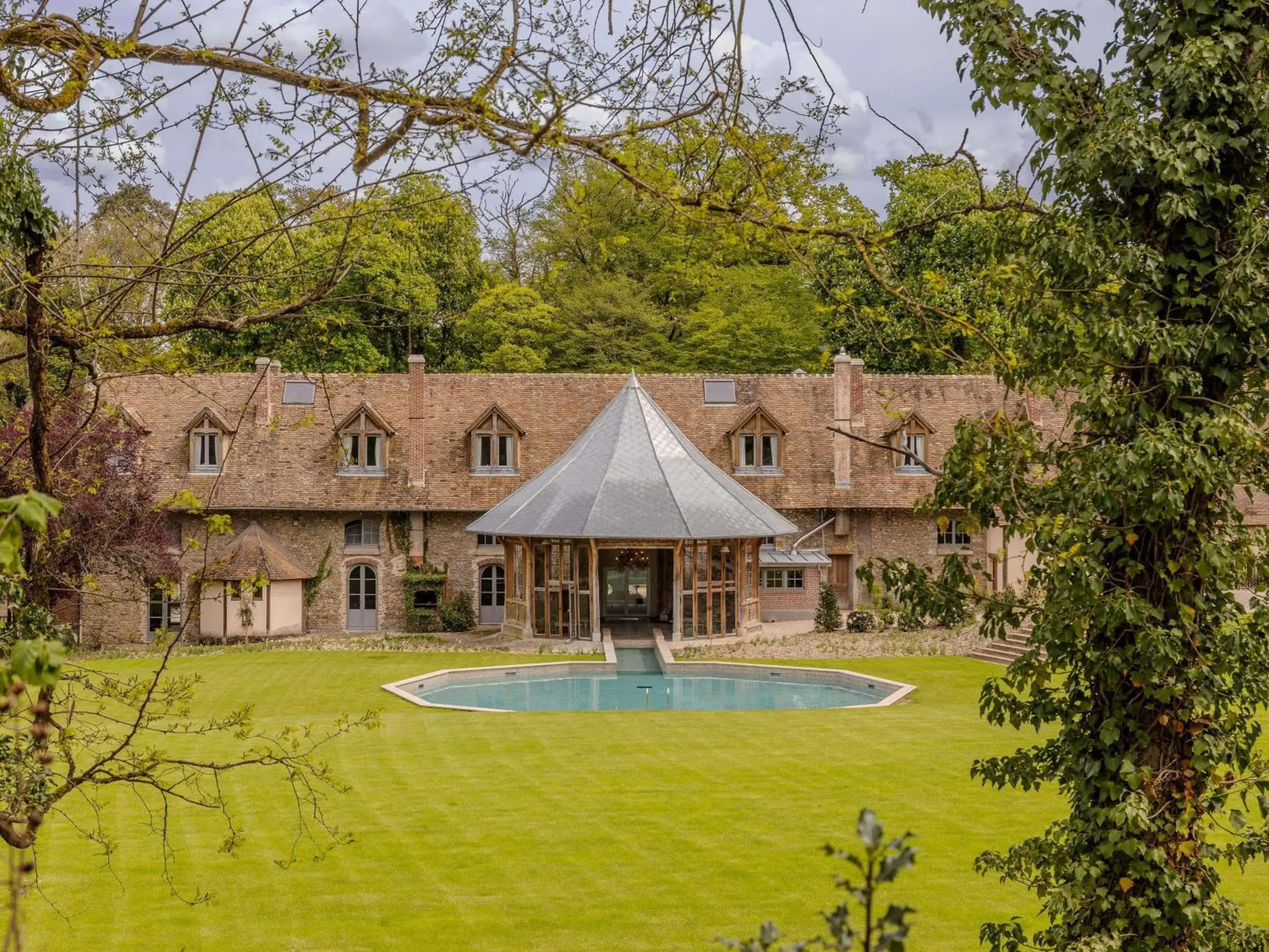 Spa and wellness centre/facilities in Abbaye Des Vaux De Cernay Spa and wellness centre/facilities in Abbaye Des Vaux De Cernay