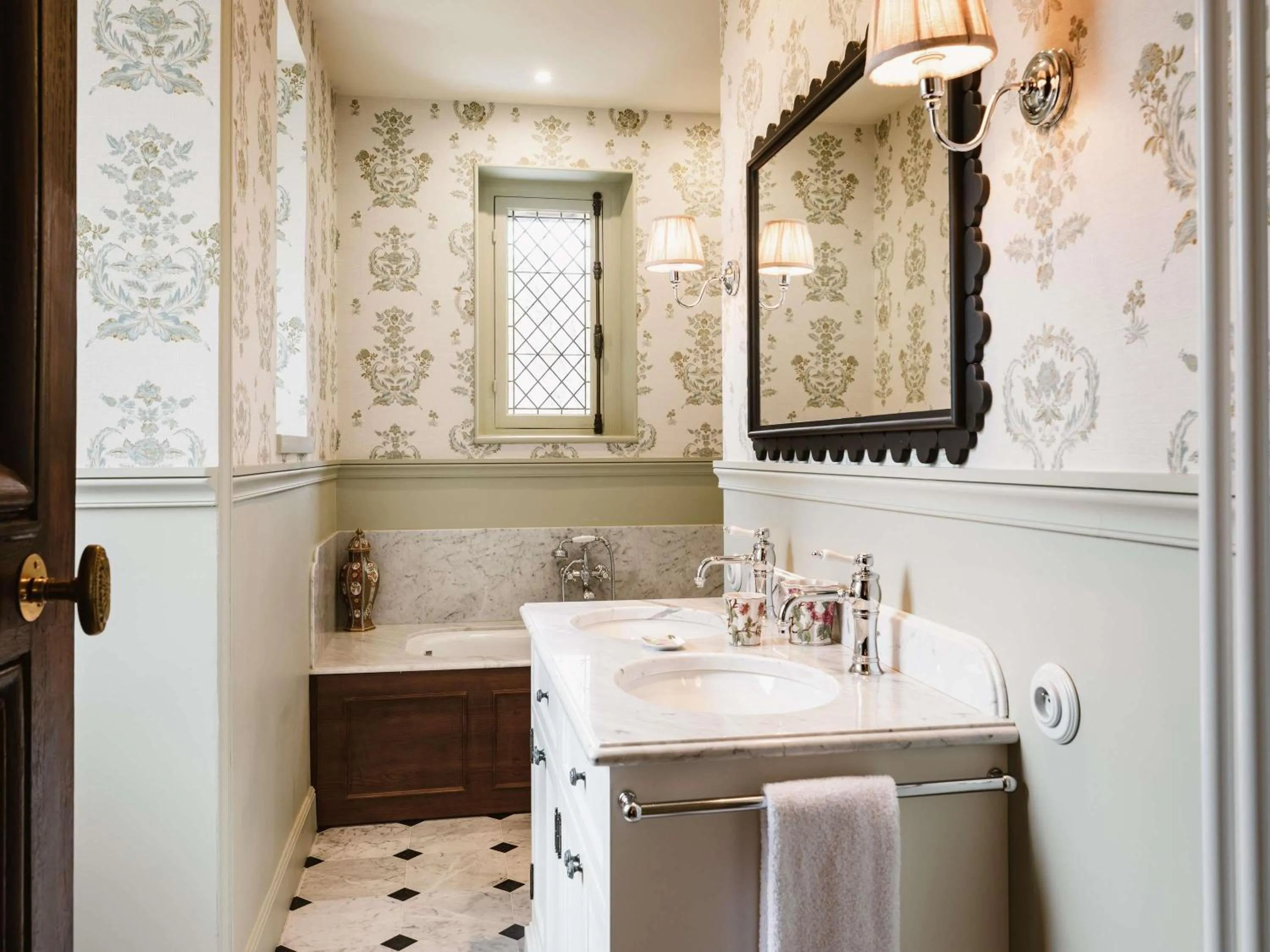 Bedroom in Abbaye Des Vaux De Cernay