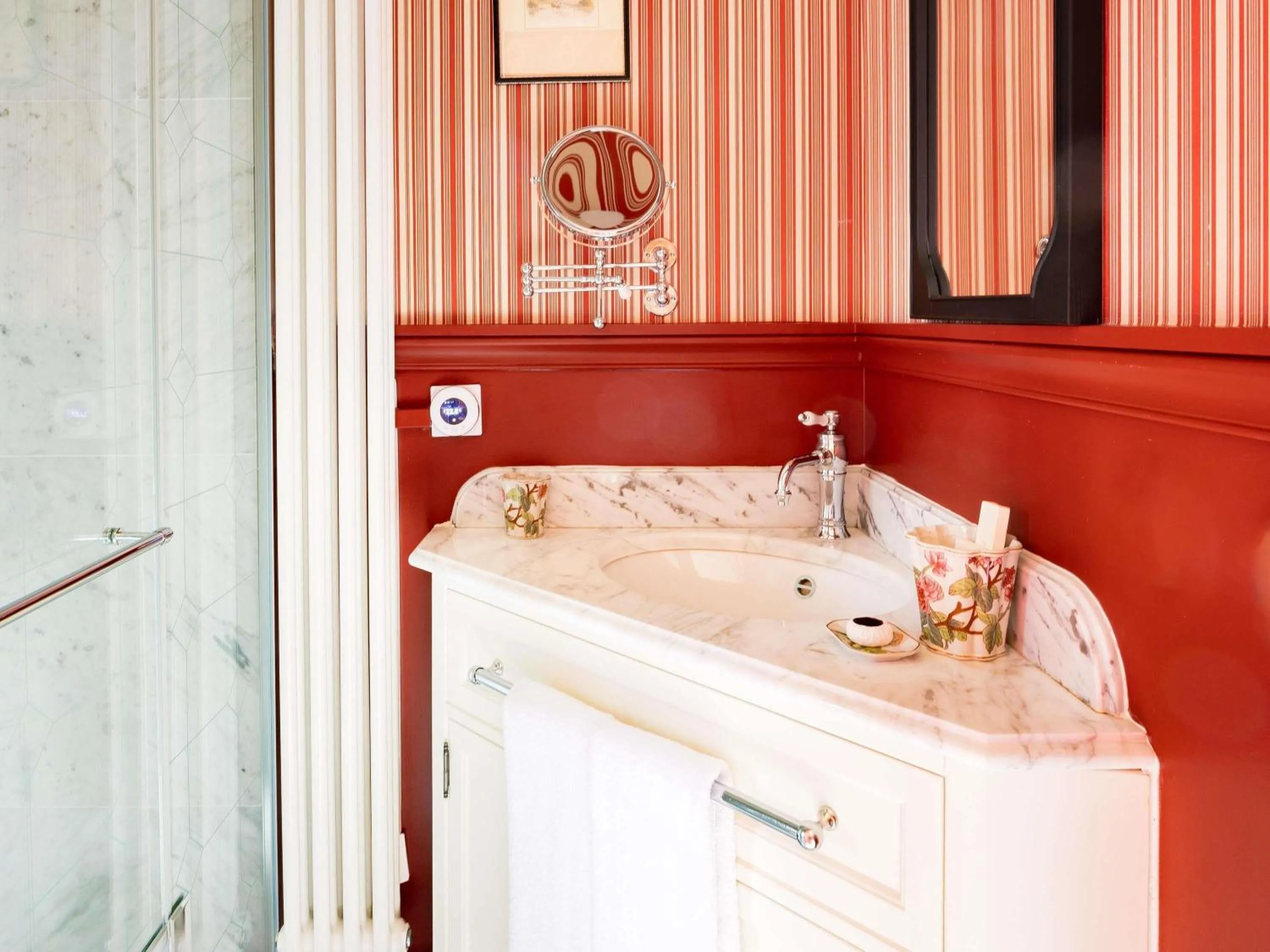 Bathroom in Abbaye Des Vaux De Cernay