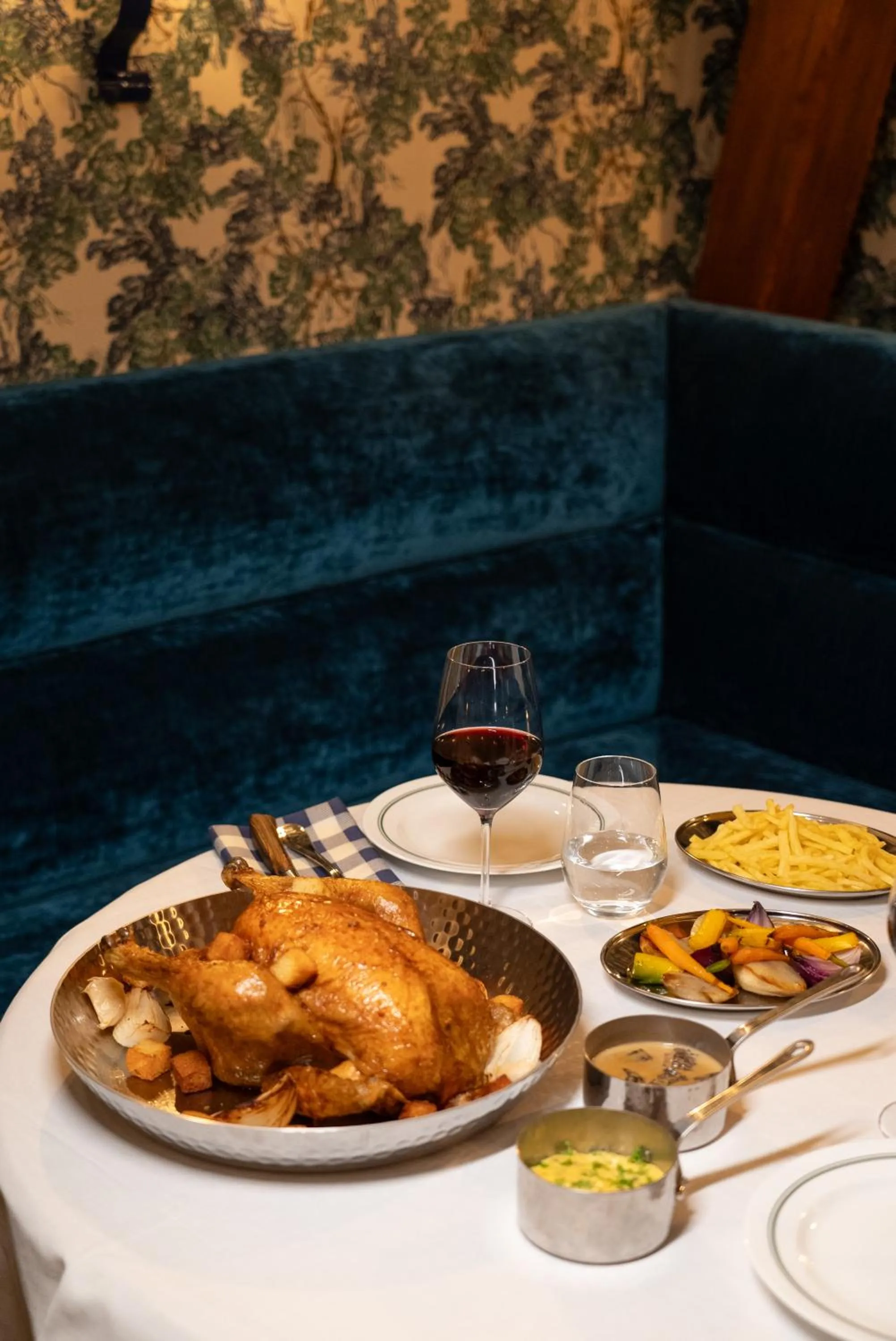 Restaurant/places to eat in Abbaye Des Vaux De Cernay