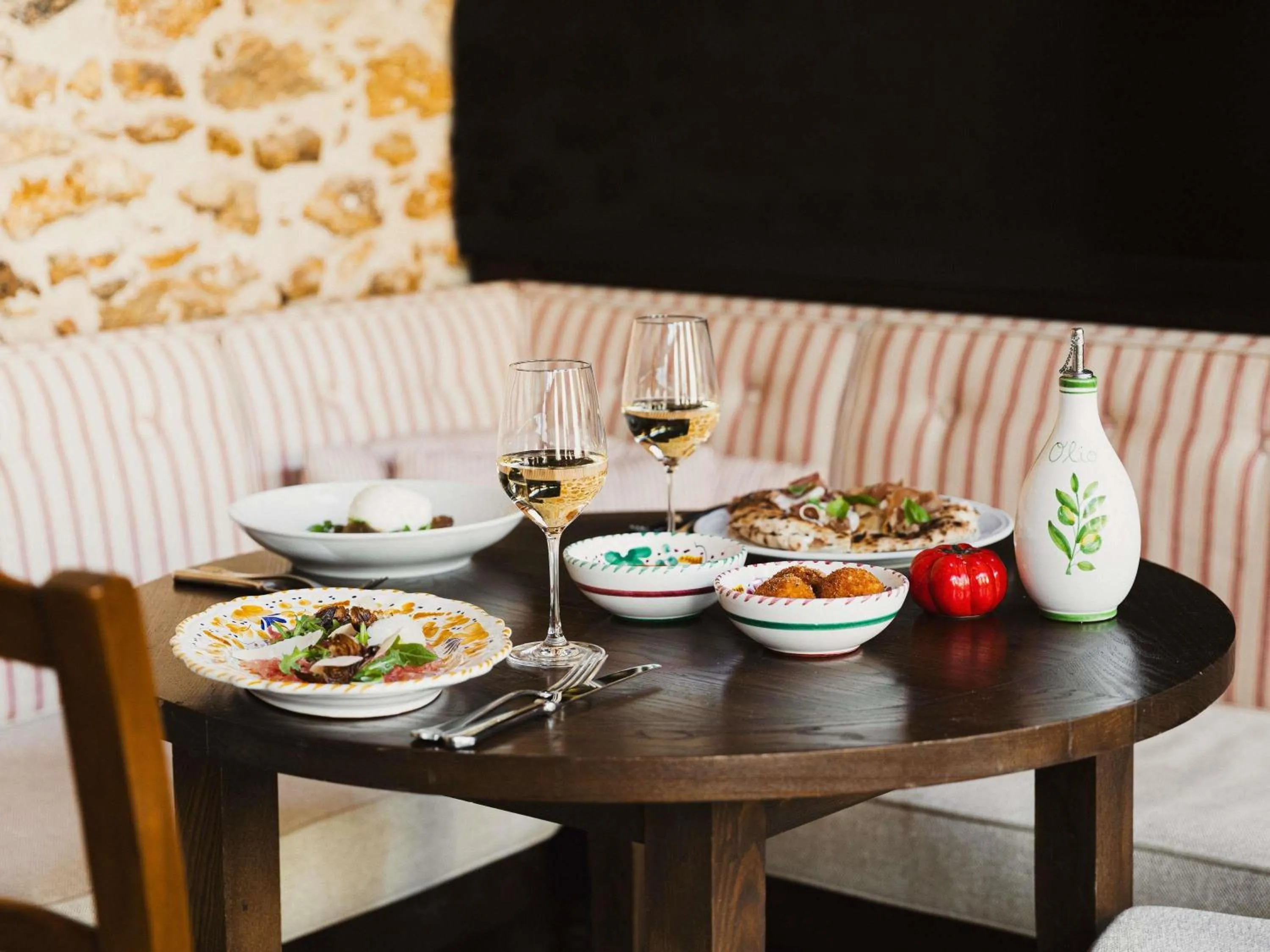 Restaurant/places to eat in Abbaye Des Vaux De Cernay