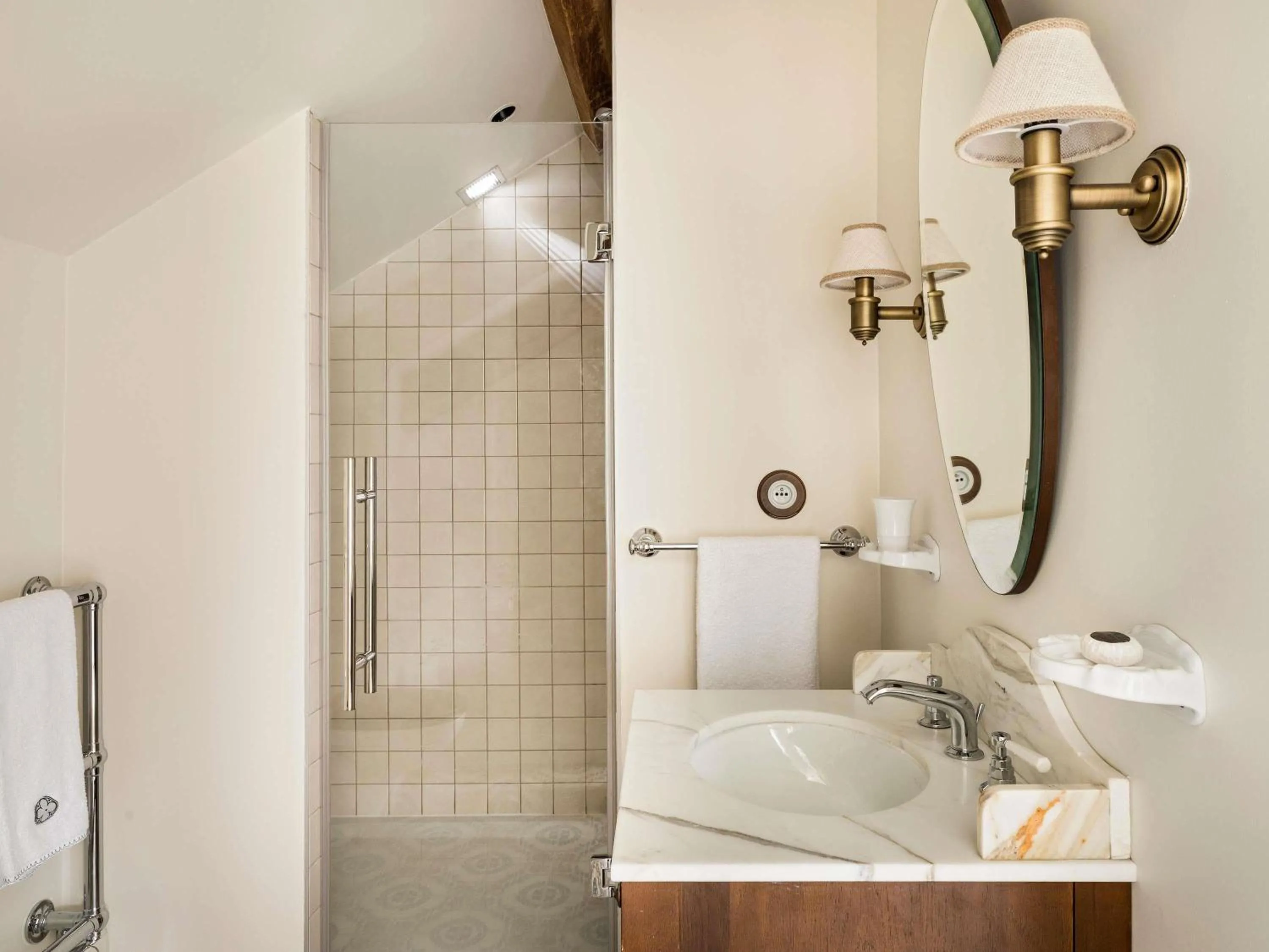 Bedroom in Abbaye Des Vaux De Cernay