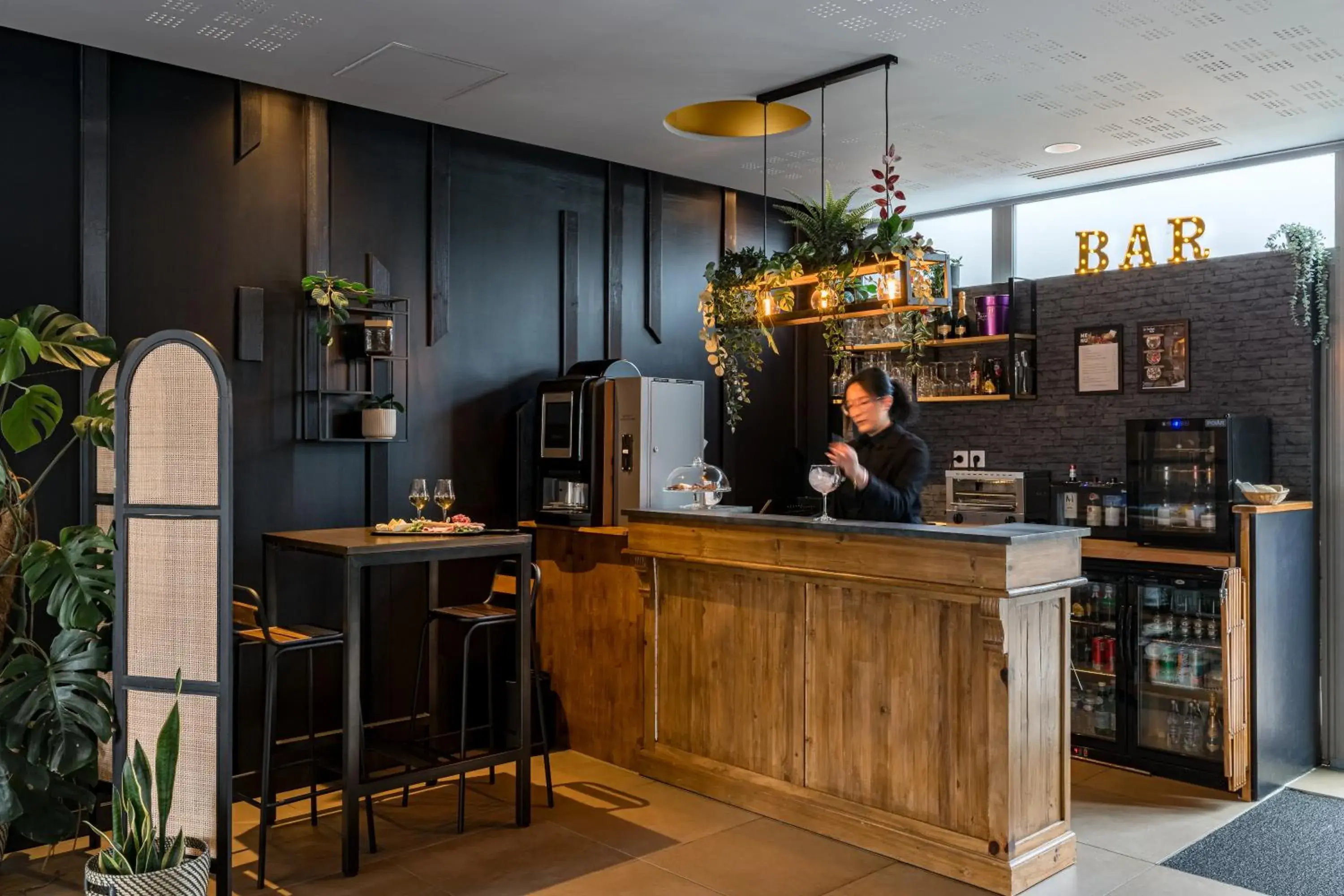 Lounge or bar in Appart hôtel Q7 Lodge Lyon 7 Lounge or bar in Appart hôtel Q7 Lodge Lyon 7