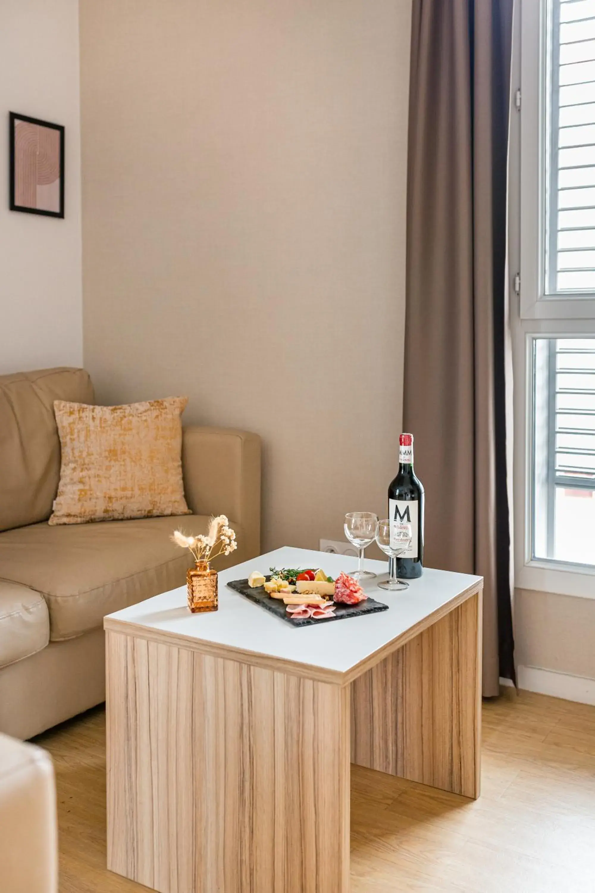 Living room in Appart hôtel Q7 Lodge Lyon 7 Living room in Appart hôtel Q7 Lodge Lyon 7