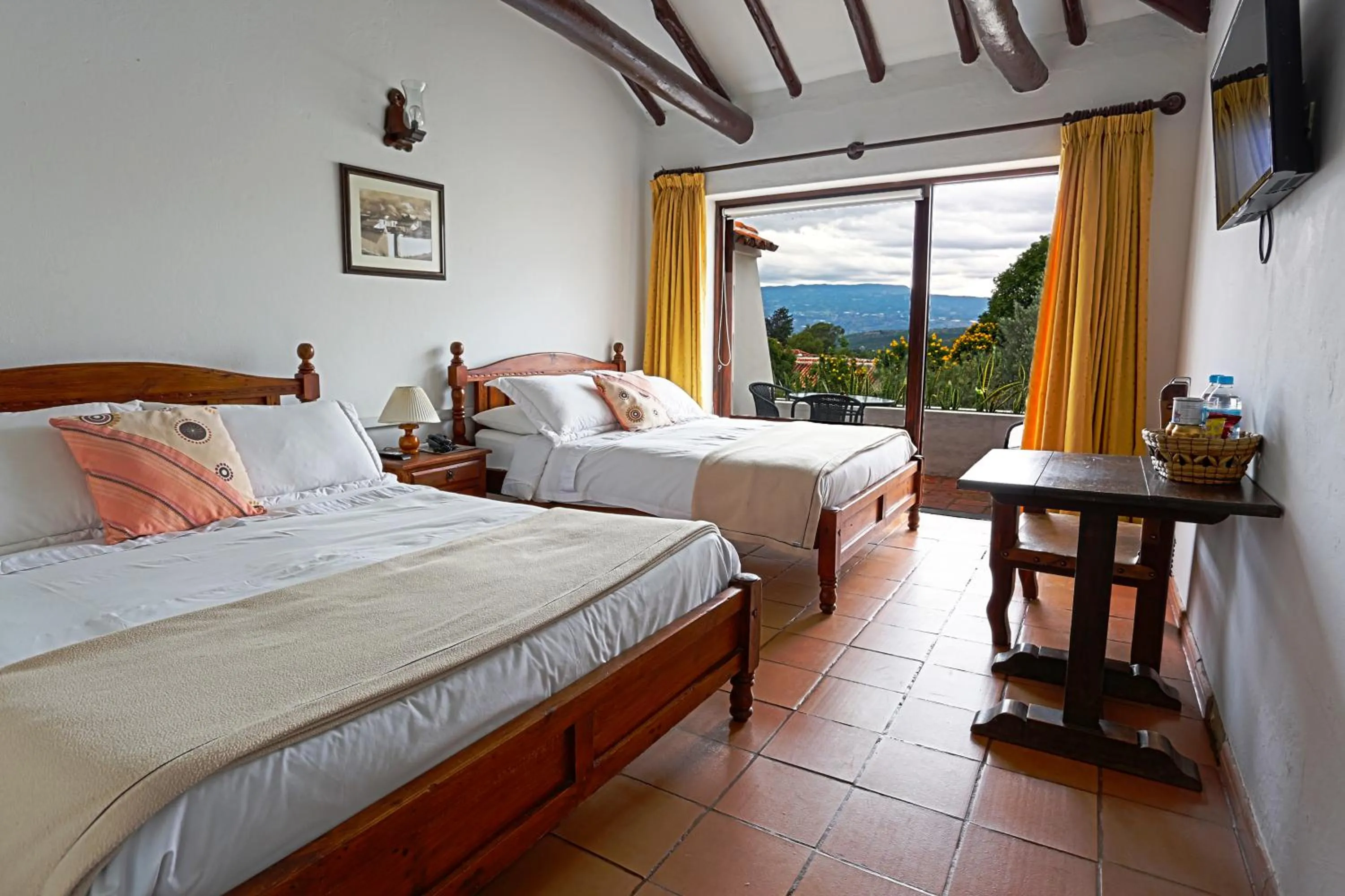 Photo of the whole room, Bed in Hotel Mesón de los Virreyes