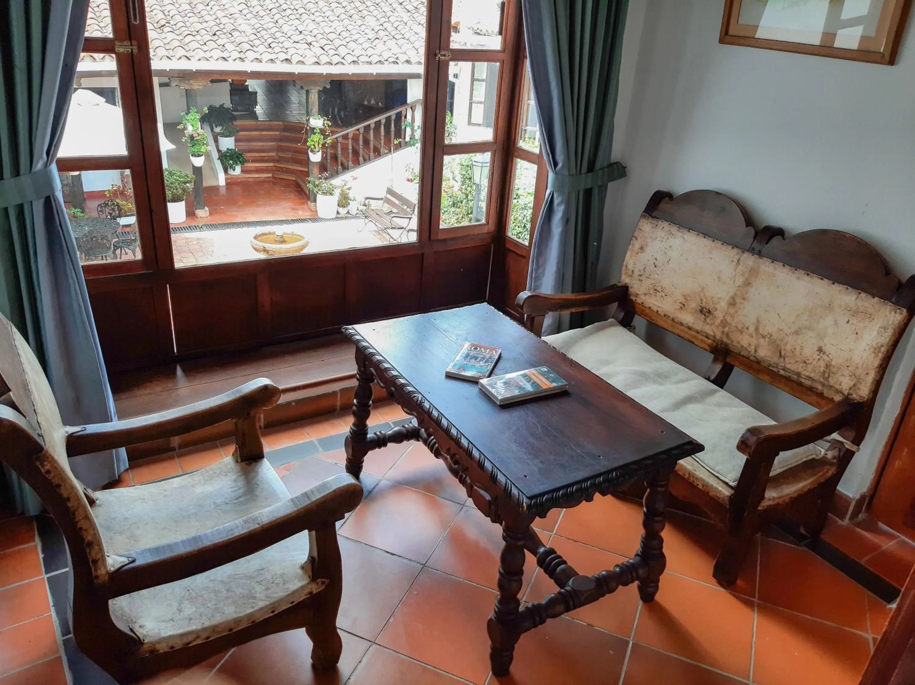 Living room in Hotel Mesón de los Virreyes