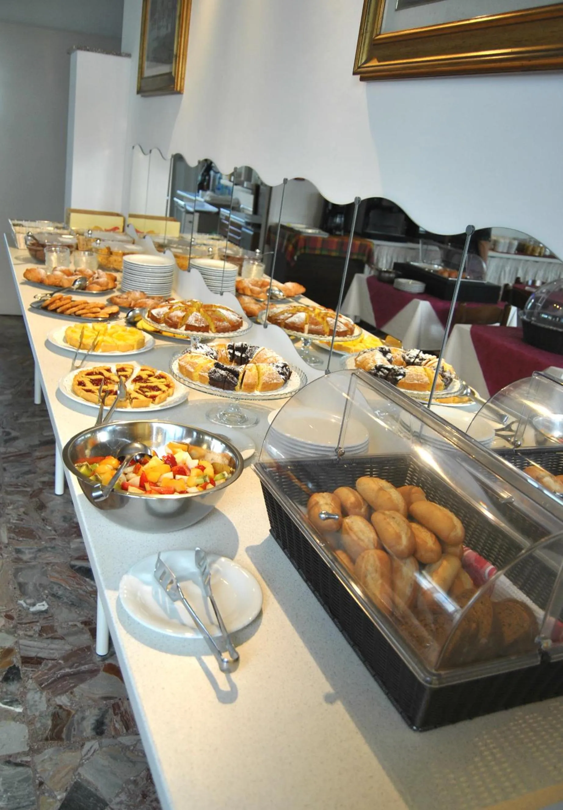 Buffet breakfast in Hotel Samoa