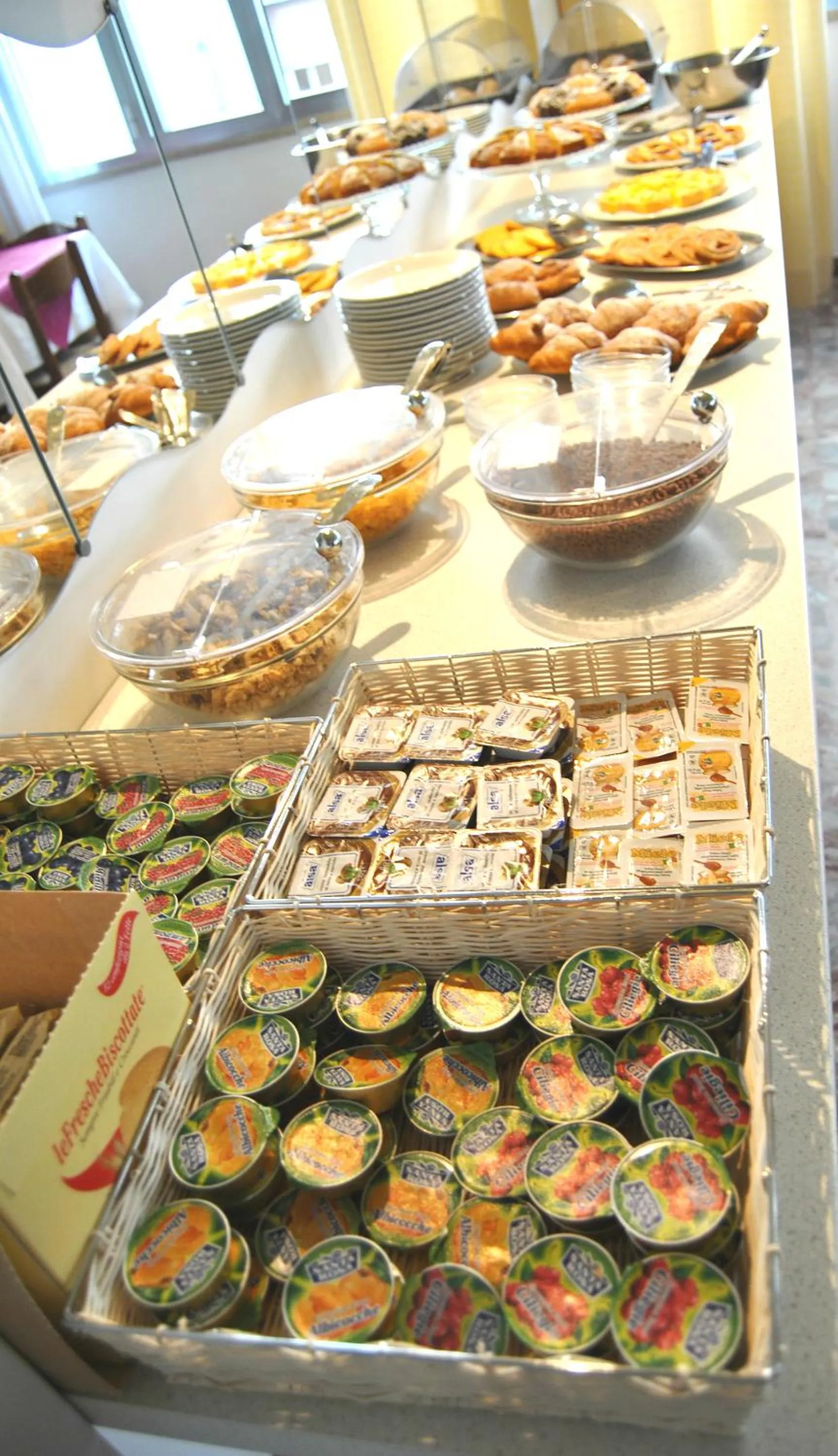 Buffet breakfast in Hotel Samoa
