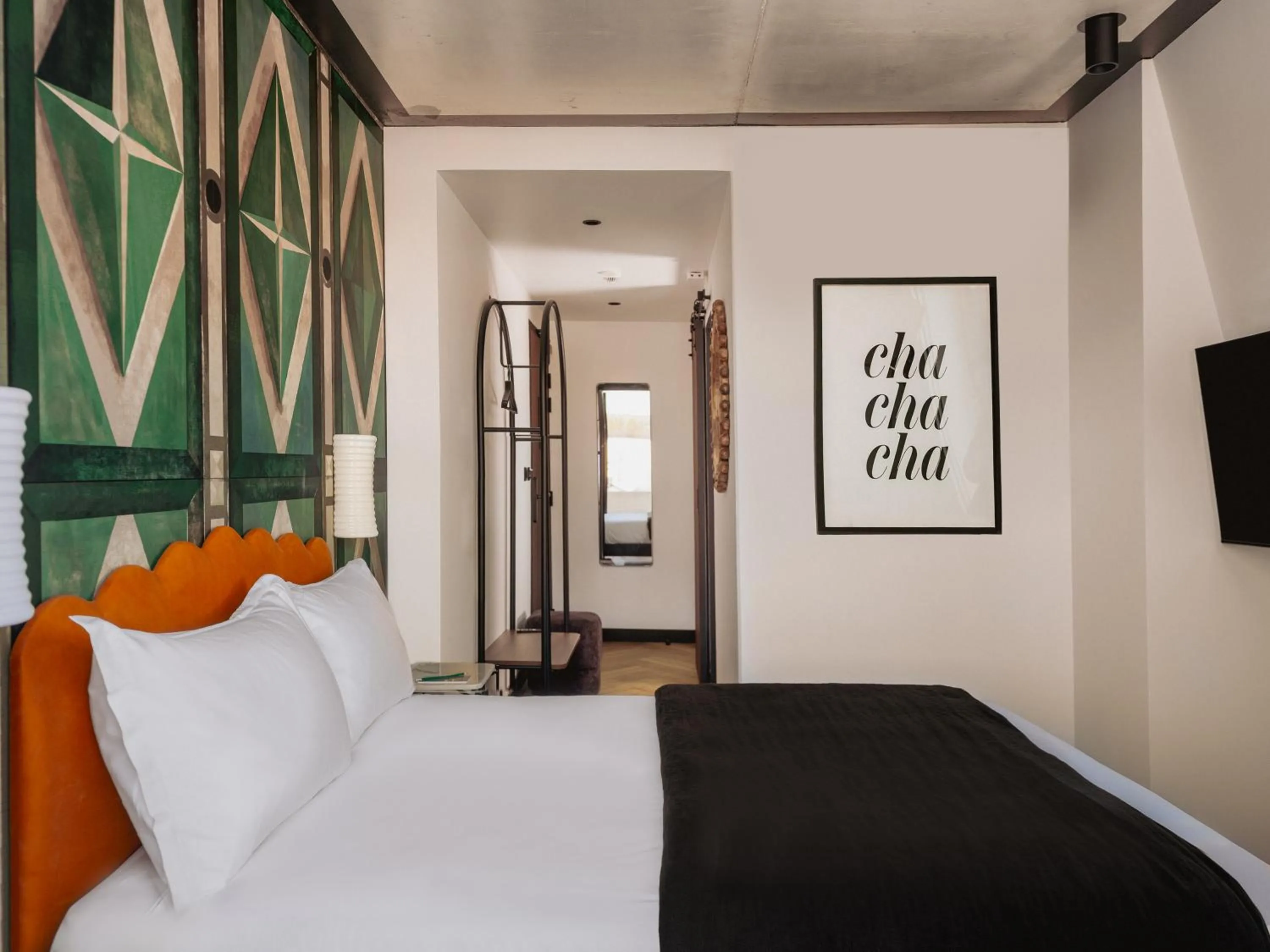 Photo of the whole room, Bed in Chachacha Hôtel