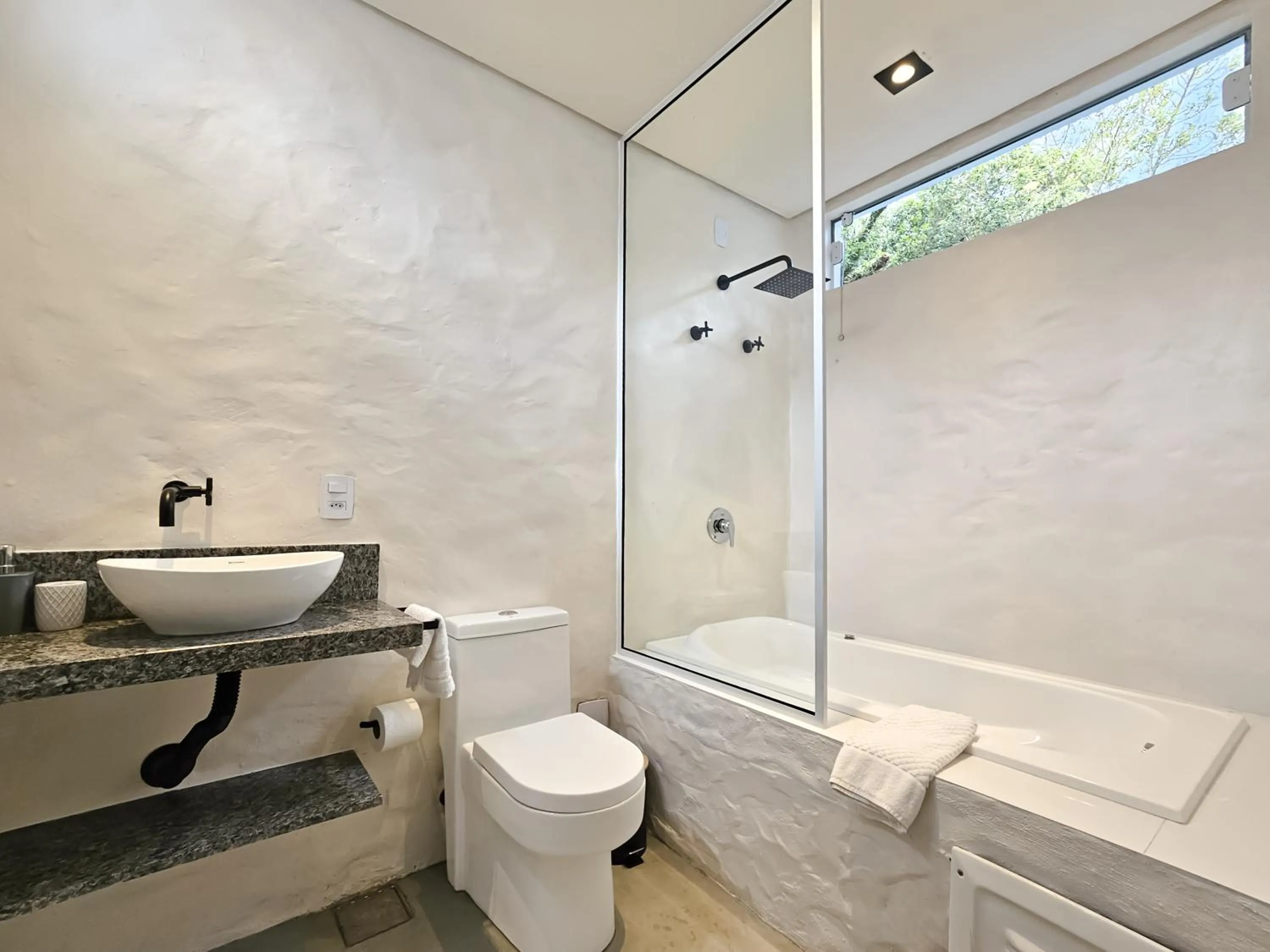 Bath in Pousada Quinta da Margem