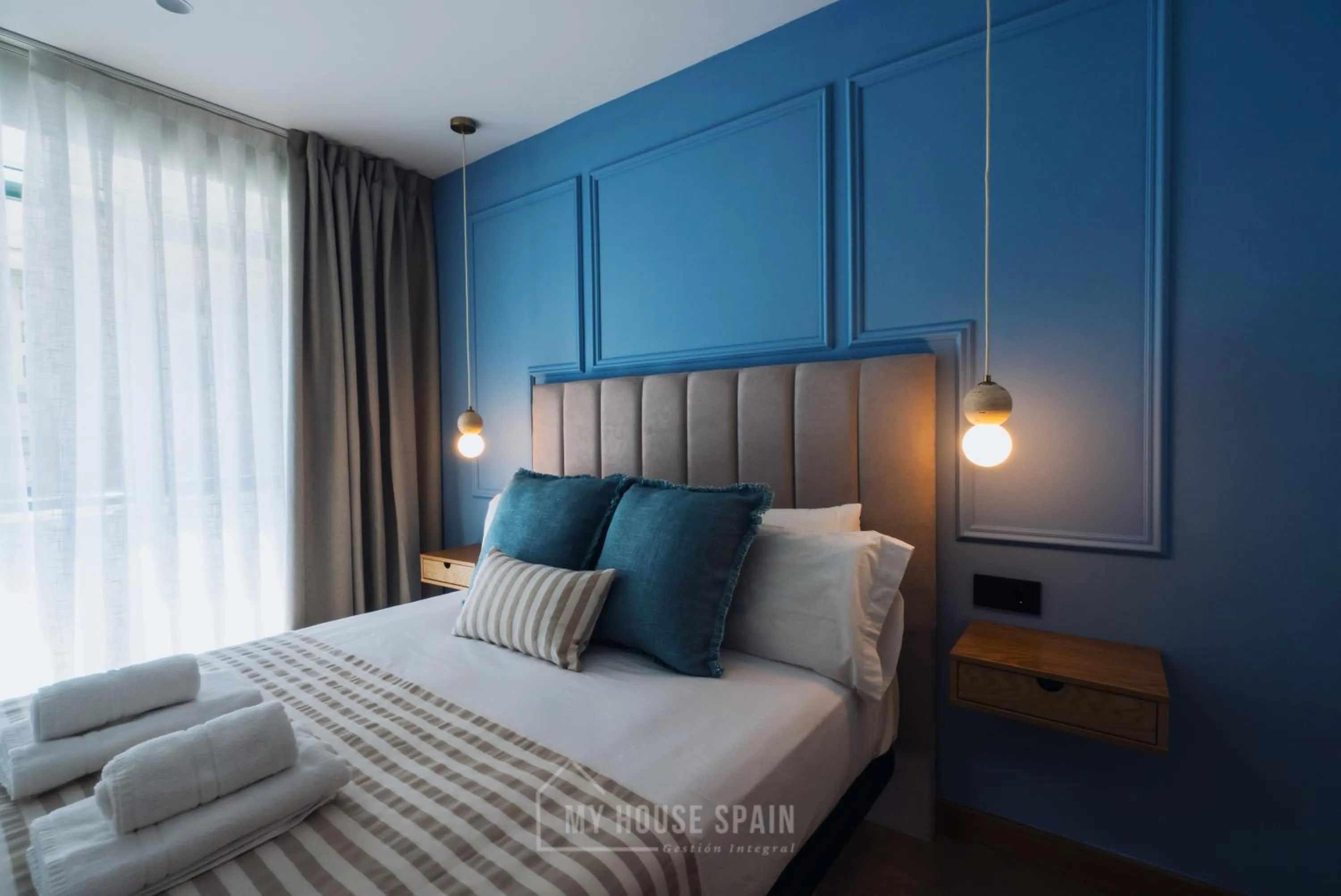 Bed in Hotel Central by MyHouseSpain