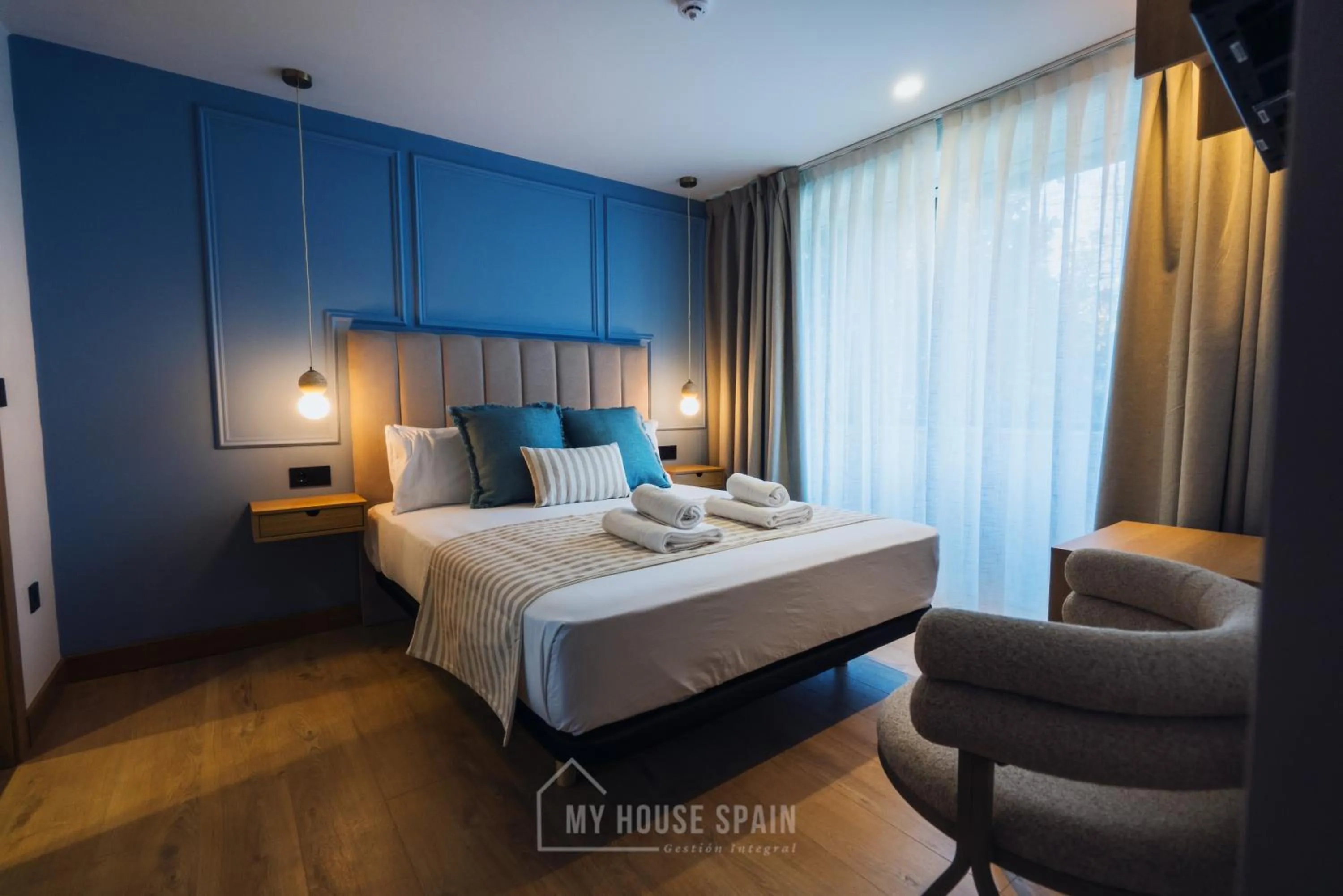 Bed in Hotel Central by MyHouseSpain