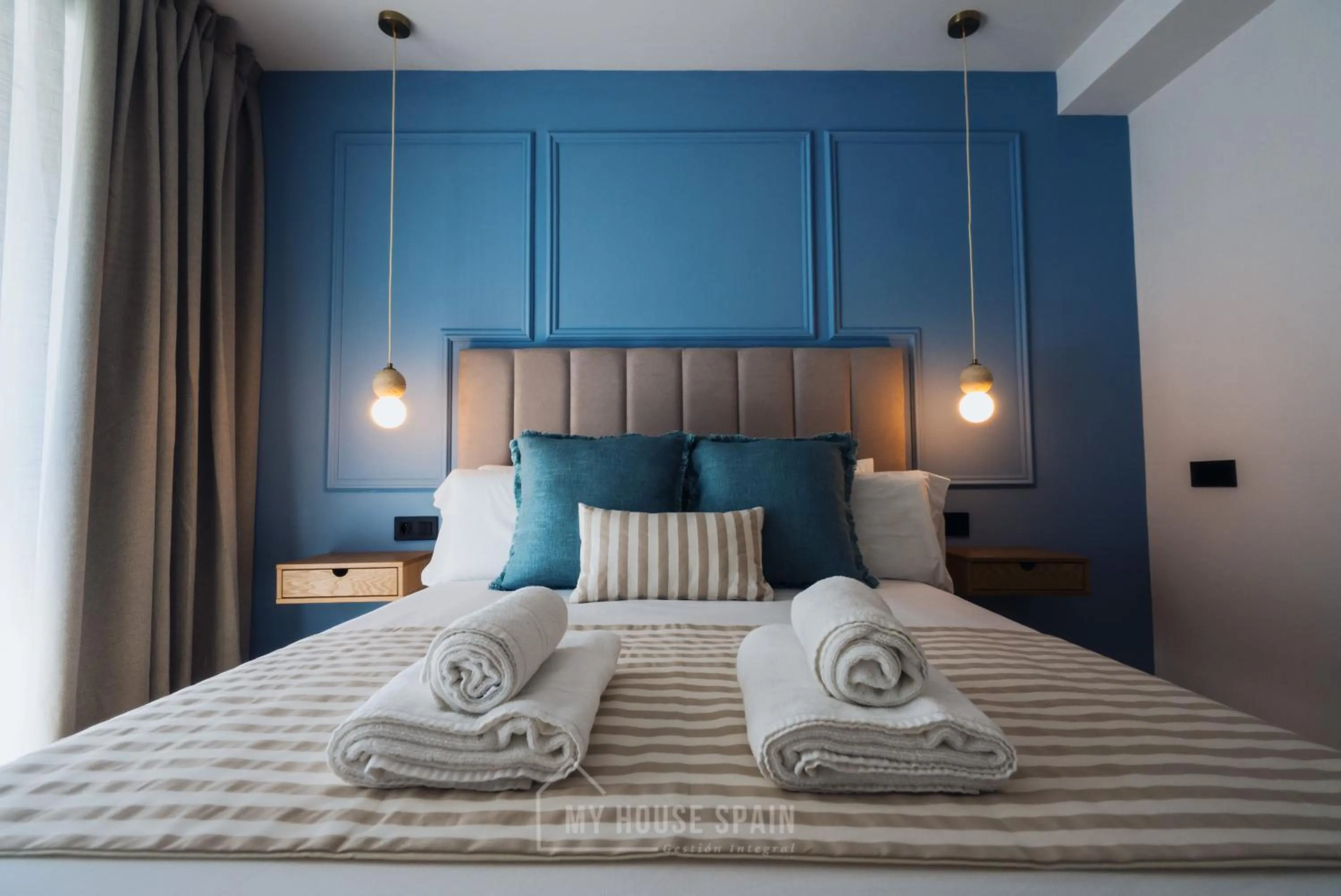 Bed in Hotel Central by MyHouseSpain