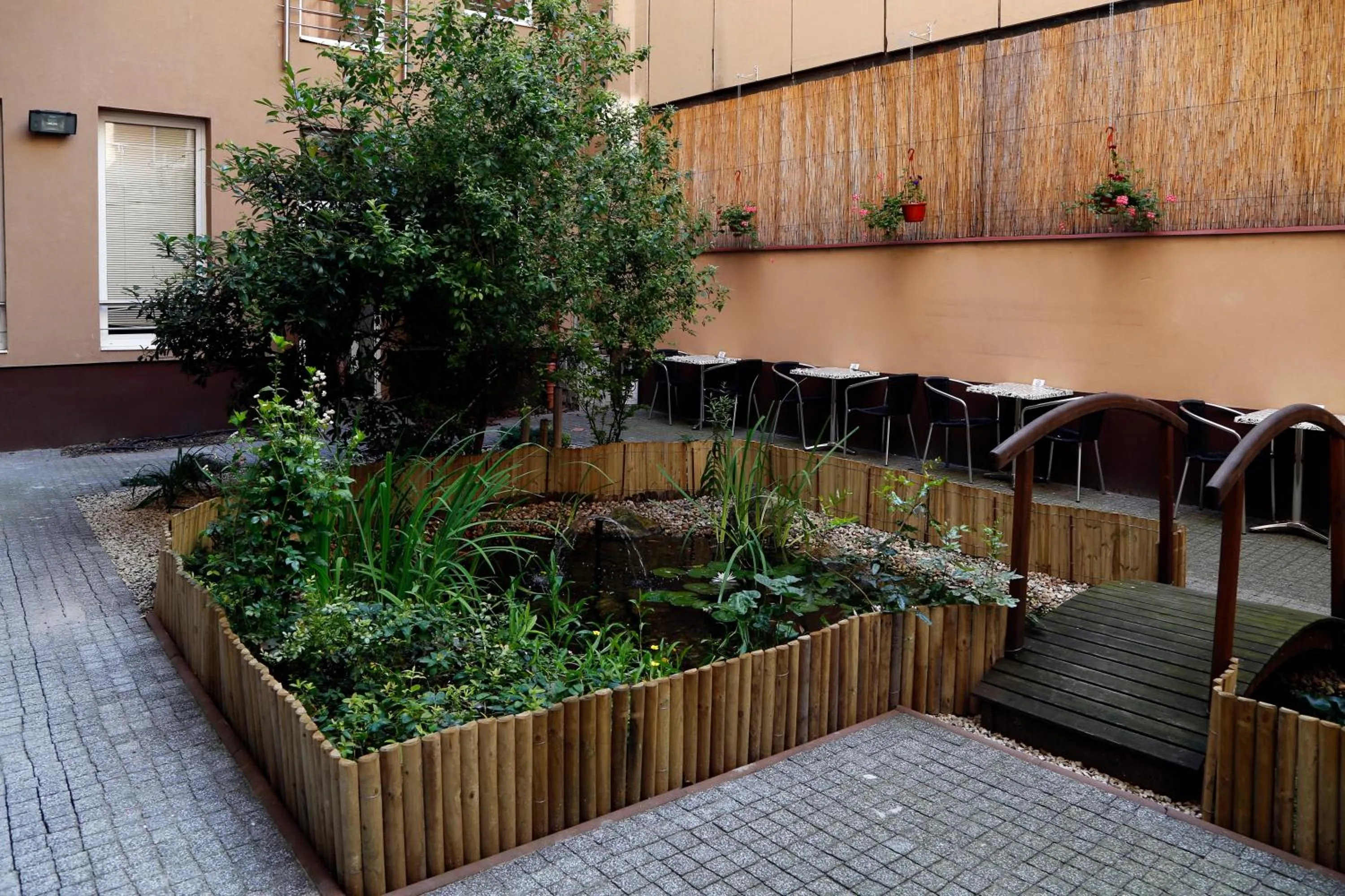 Garden in Six Inn Hotel Budapest