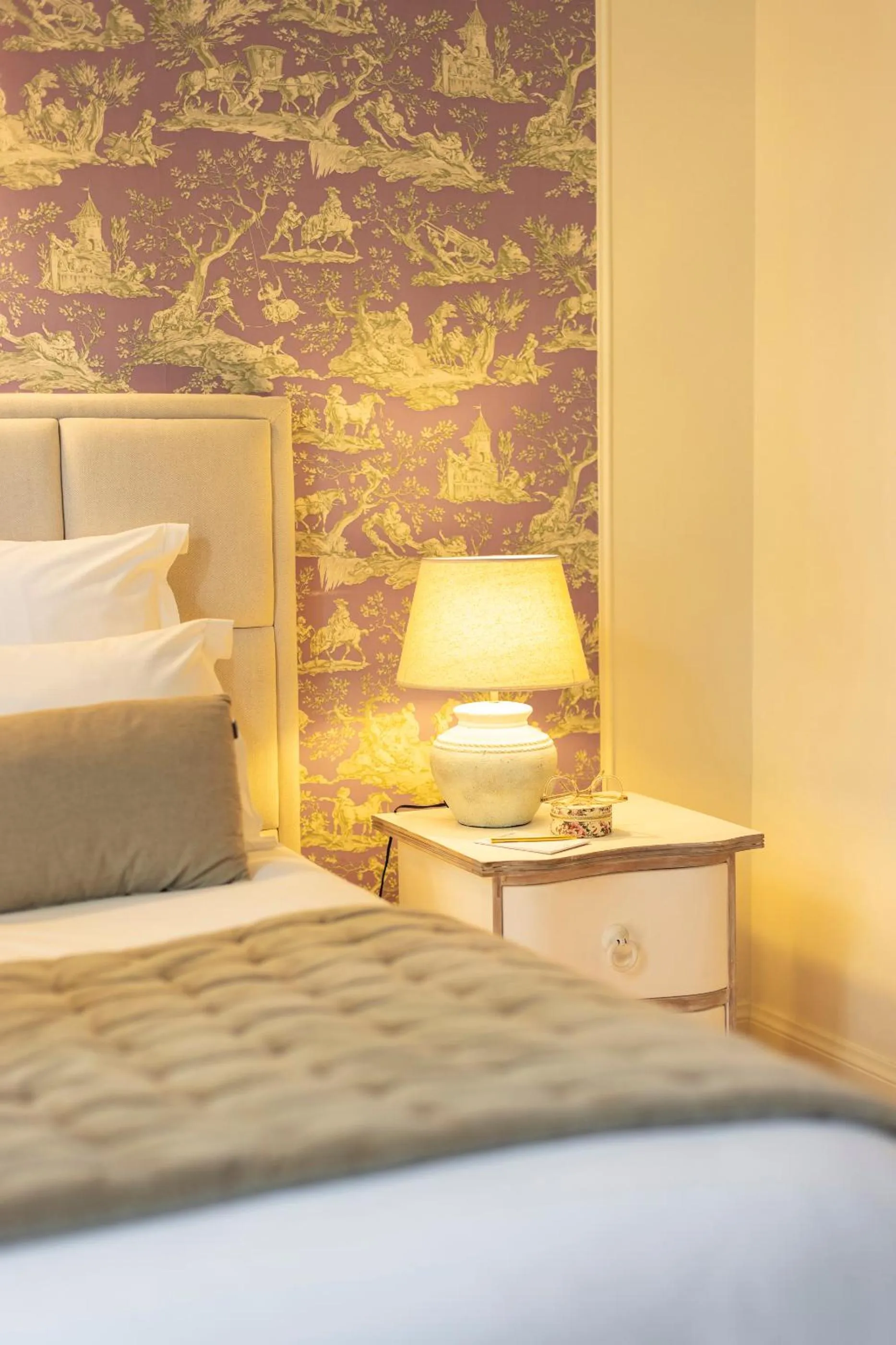 Bed in Château Les Oliviers de Salettes