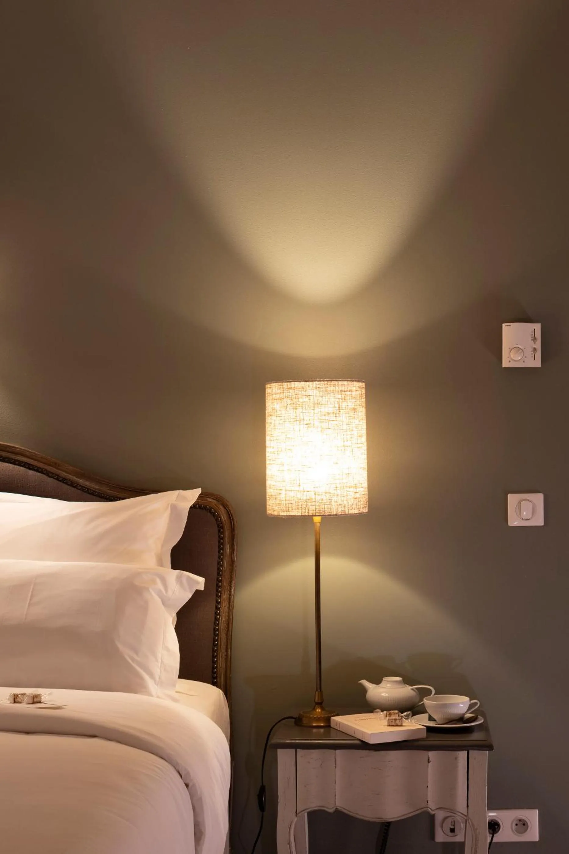 Bed in Château Les Oliviers de Salettes