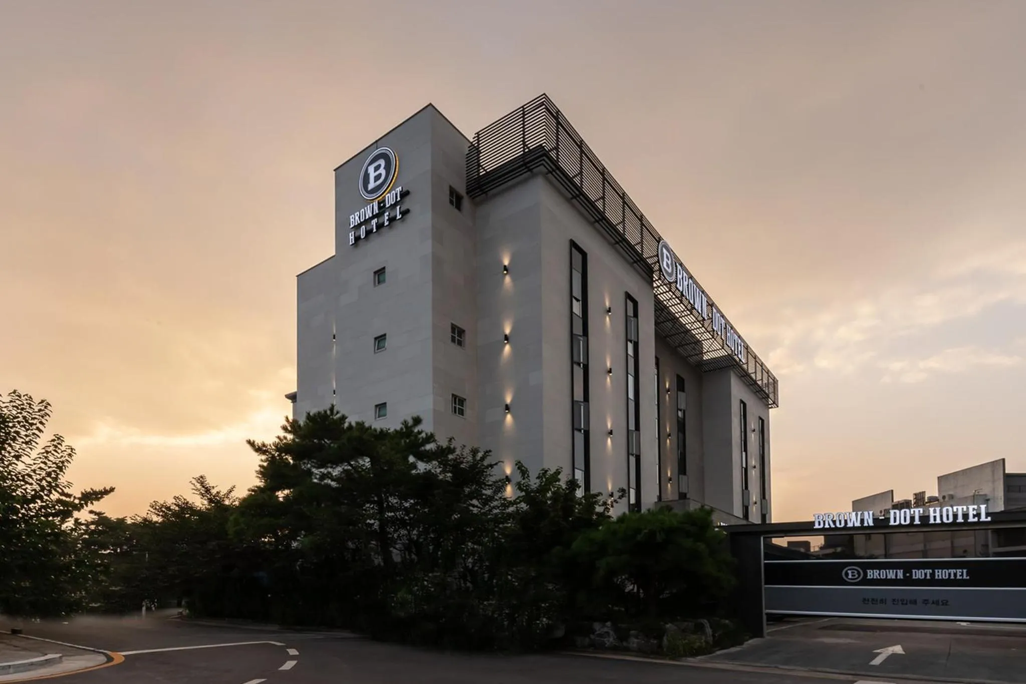 Property building in Brown-Dot Hotel Dongchon Amusement Park