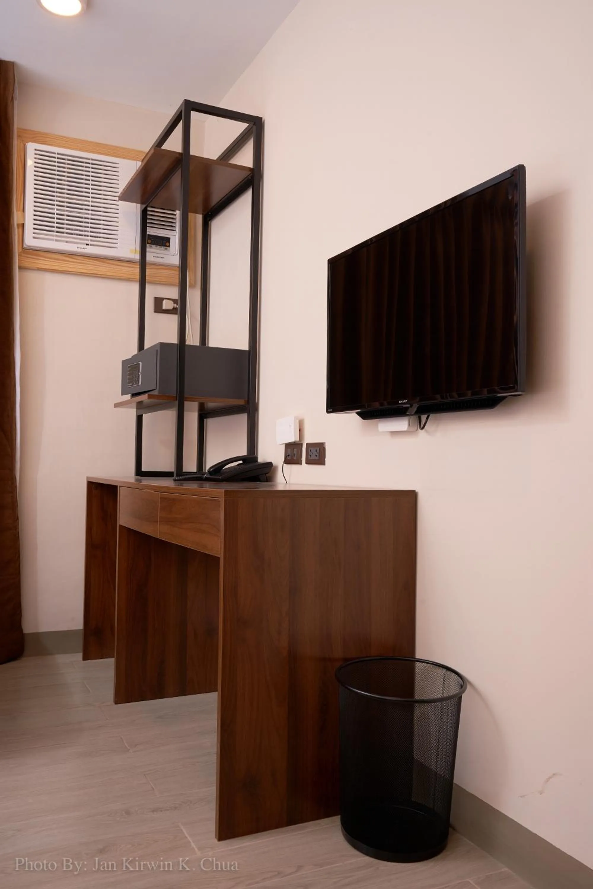 TV and multimedia in Griffin Hotel and Suites