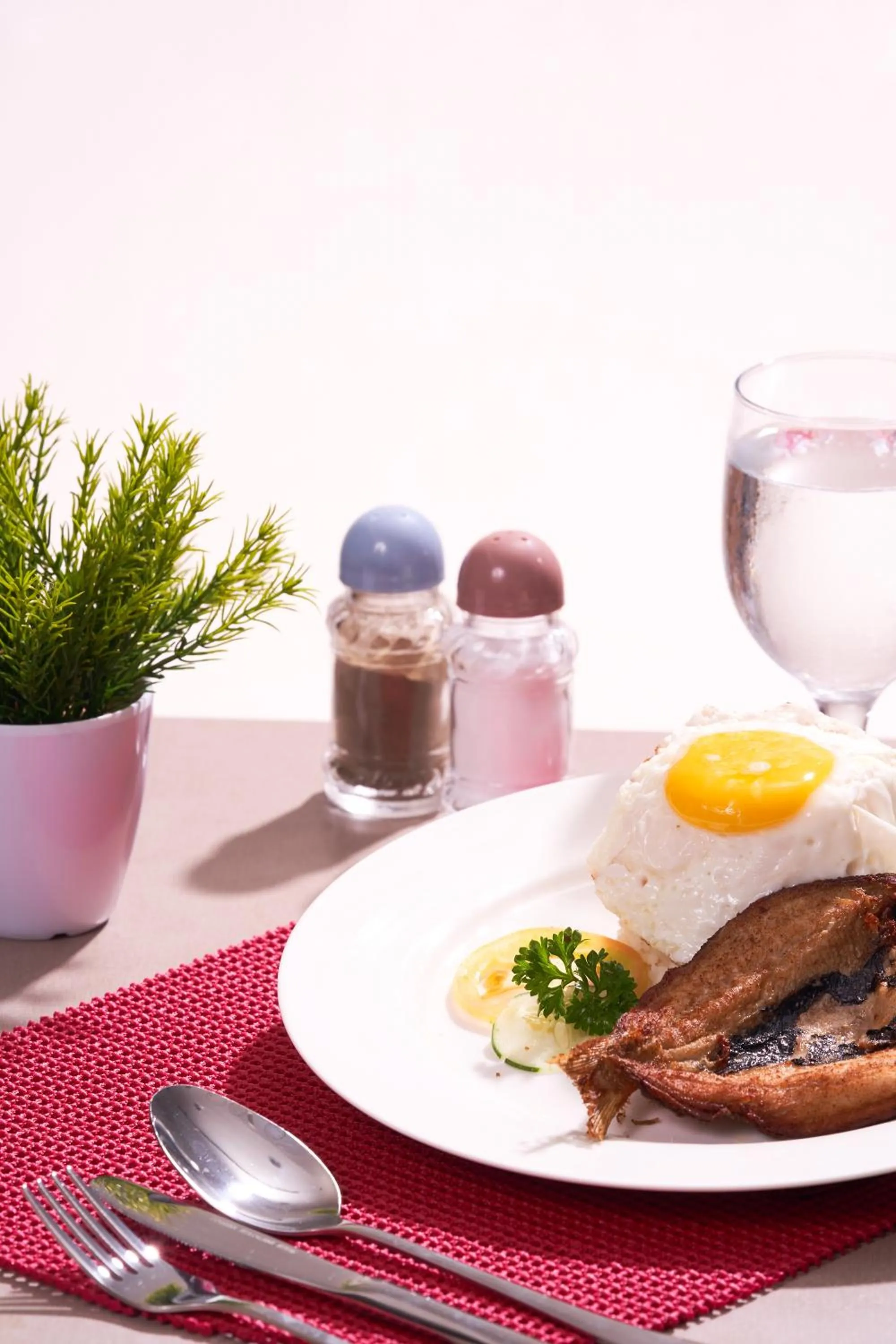 Food in Griffin Hotel and Suites