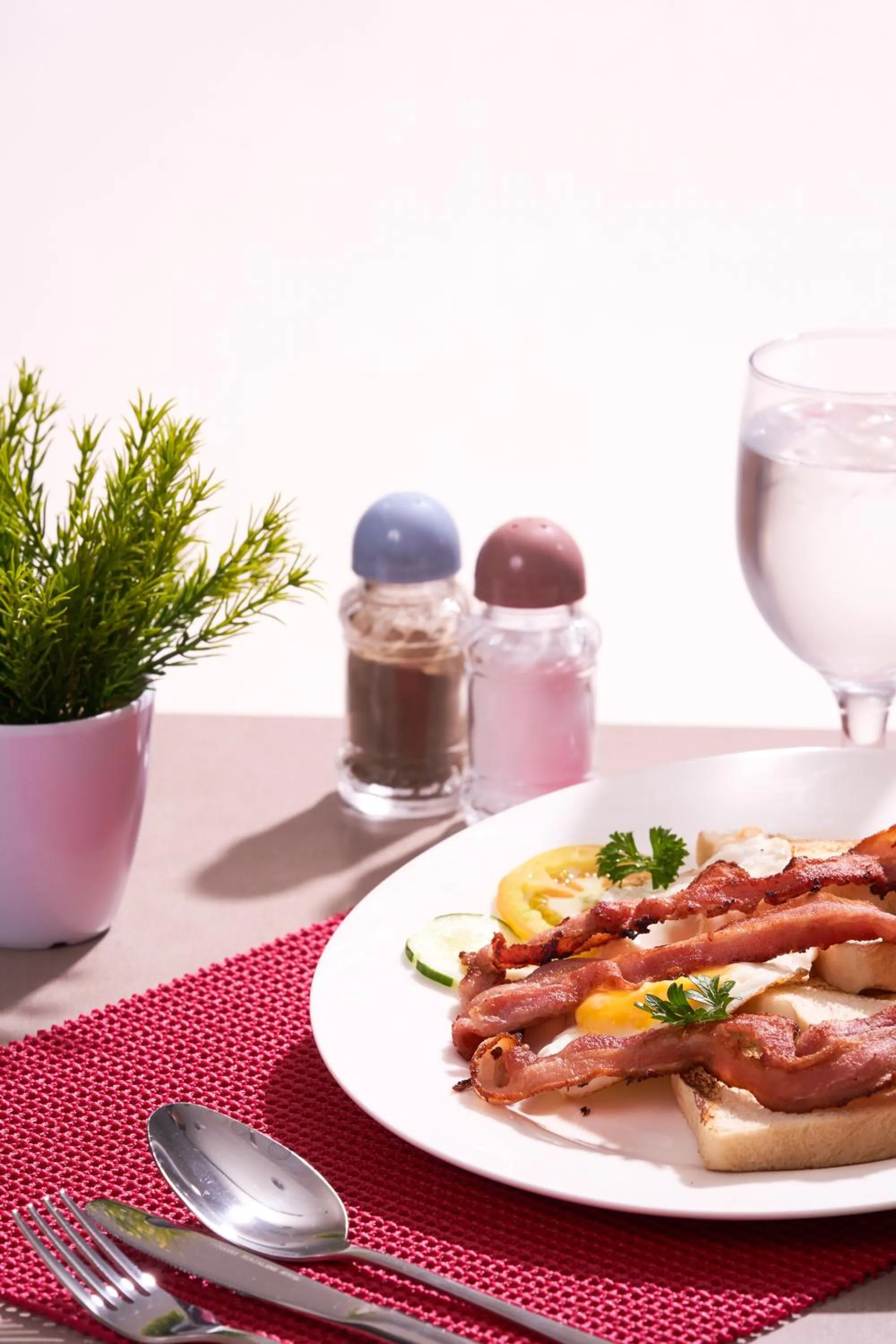 Food and drinks in Griffin Hotel and Suites