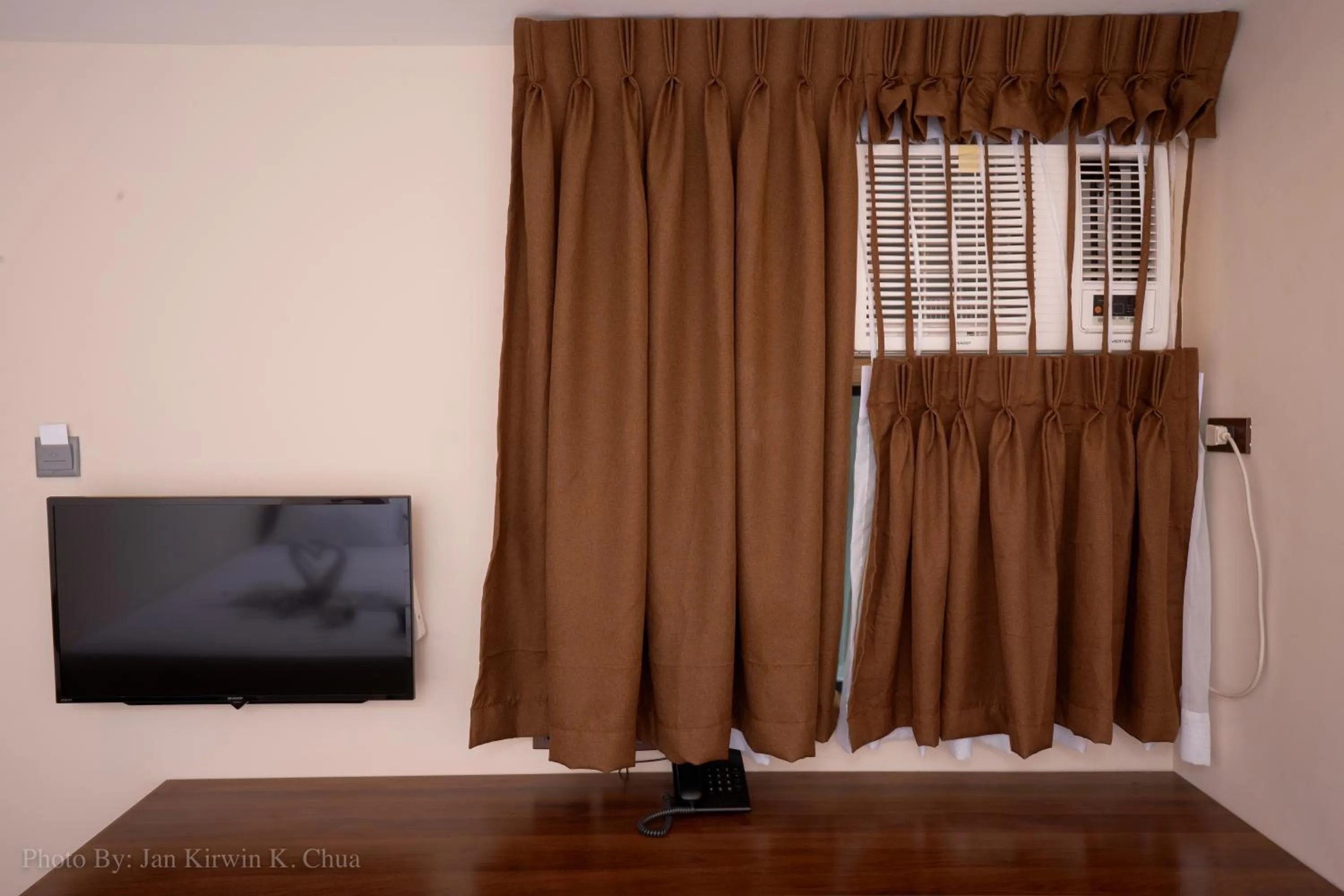 TV and multimedia in Griffin Hotel and Suites