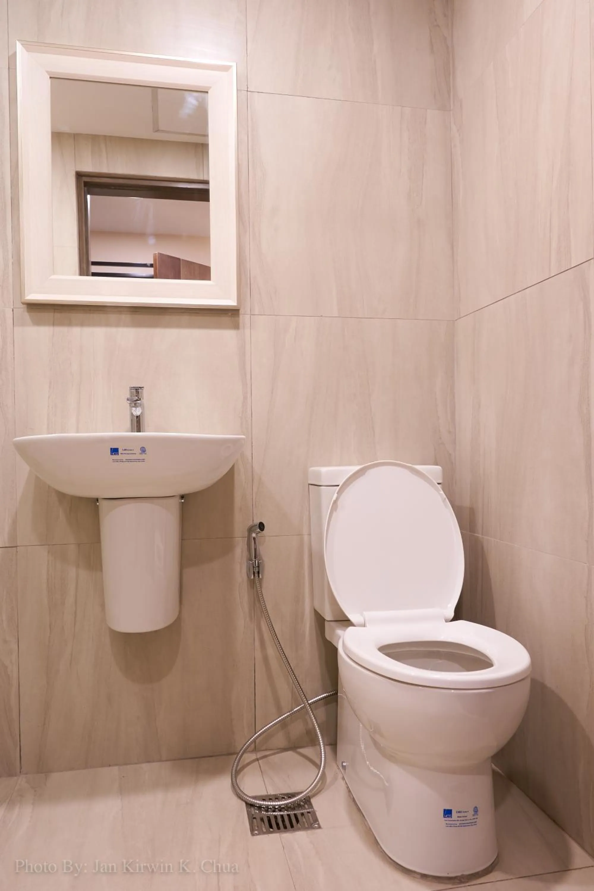 Toilet in Griffin Hotel and Suites