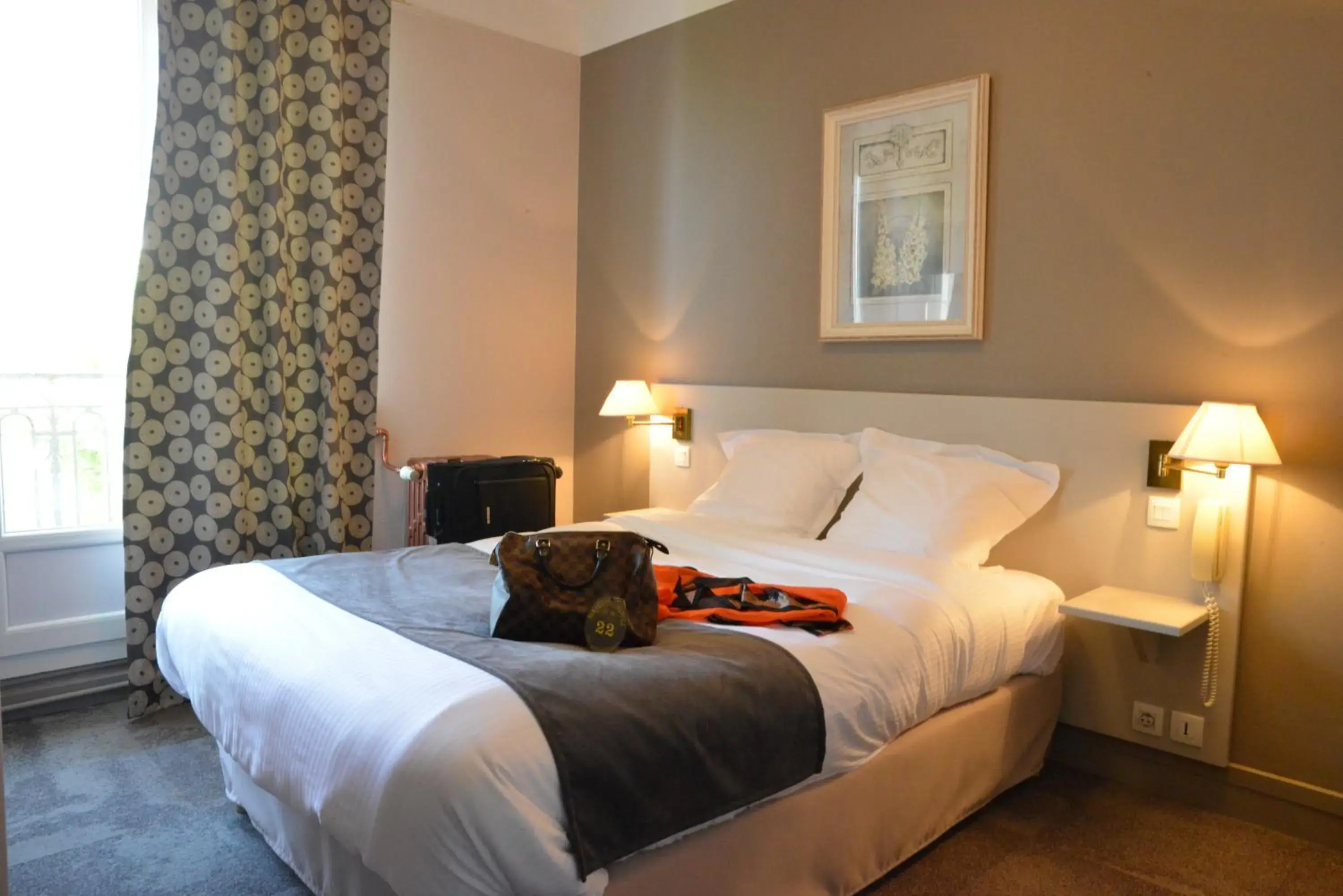 Bed in LOGIS Hotel Majestic Chatelaillon Plage - La Rochelle Bed in LOGIS Hotel Majestic Chatelaillon Plage - La Rochelle