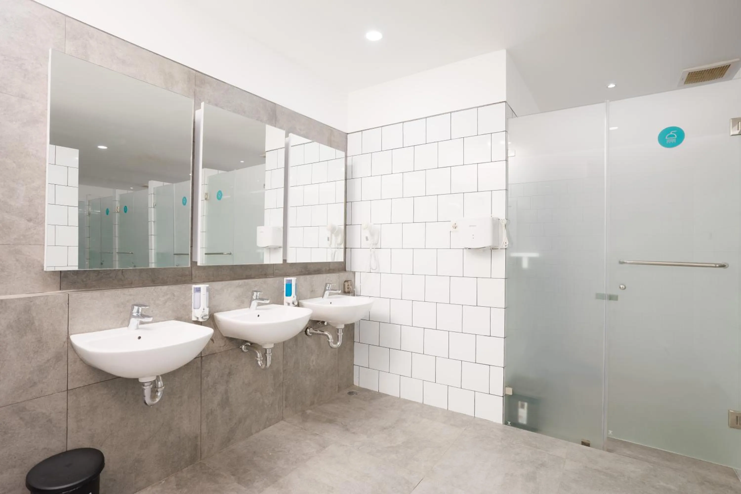 Bathroom in Bobopod Dago, Bandung