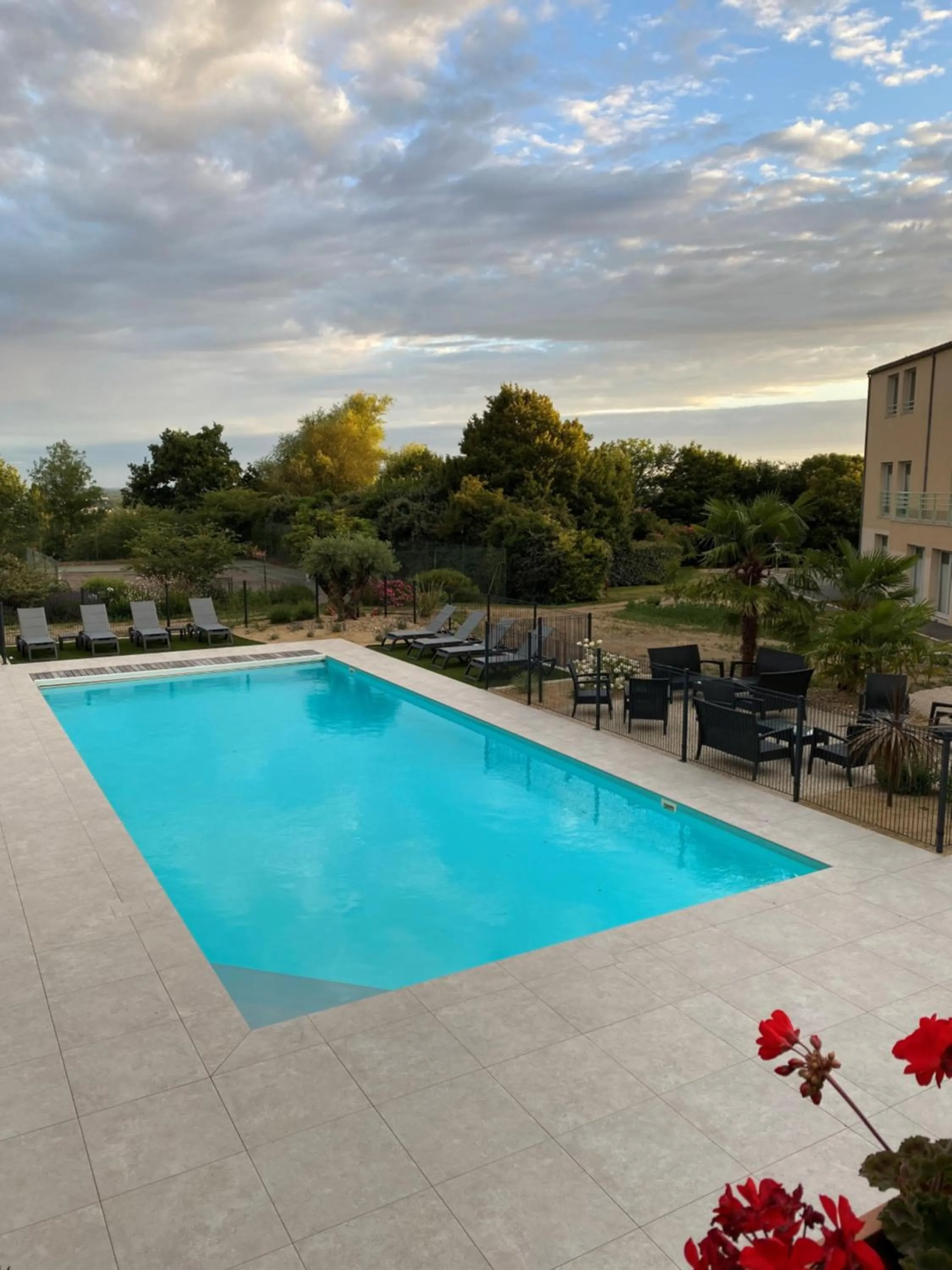 Pool view in Logis Hôtel Restaurant Aloe