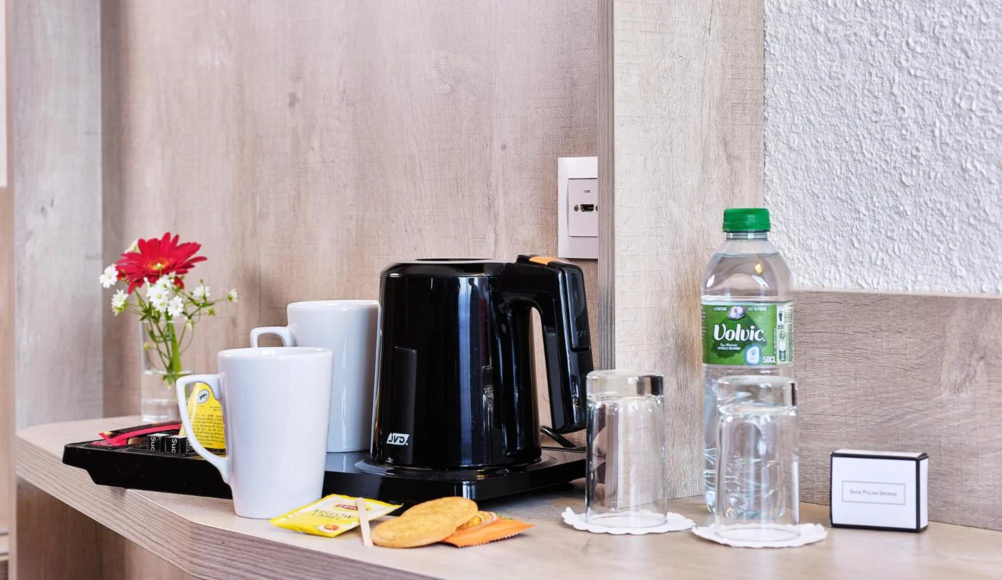 Coffee/tea facilities in Logis Hôtel Restaurant Aloe