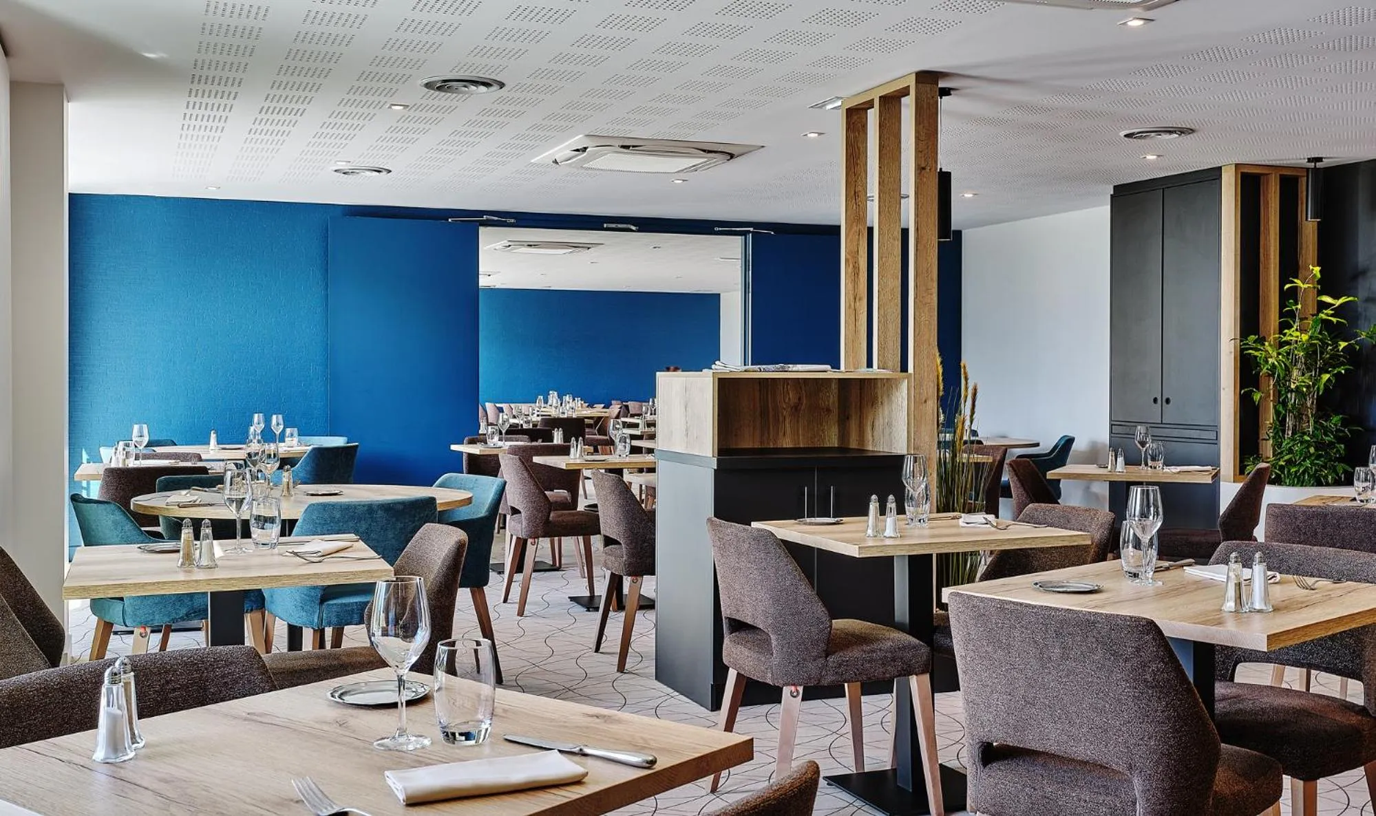 Restaurant/places to eat in Logis Hôtel Restaurant Aloe