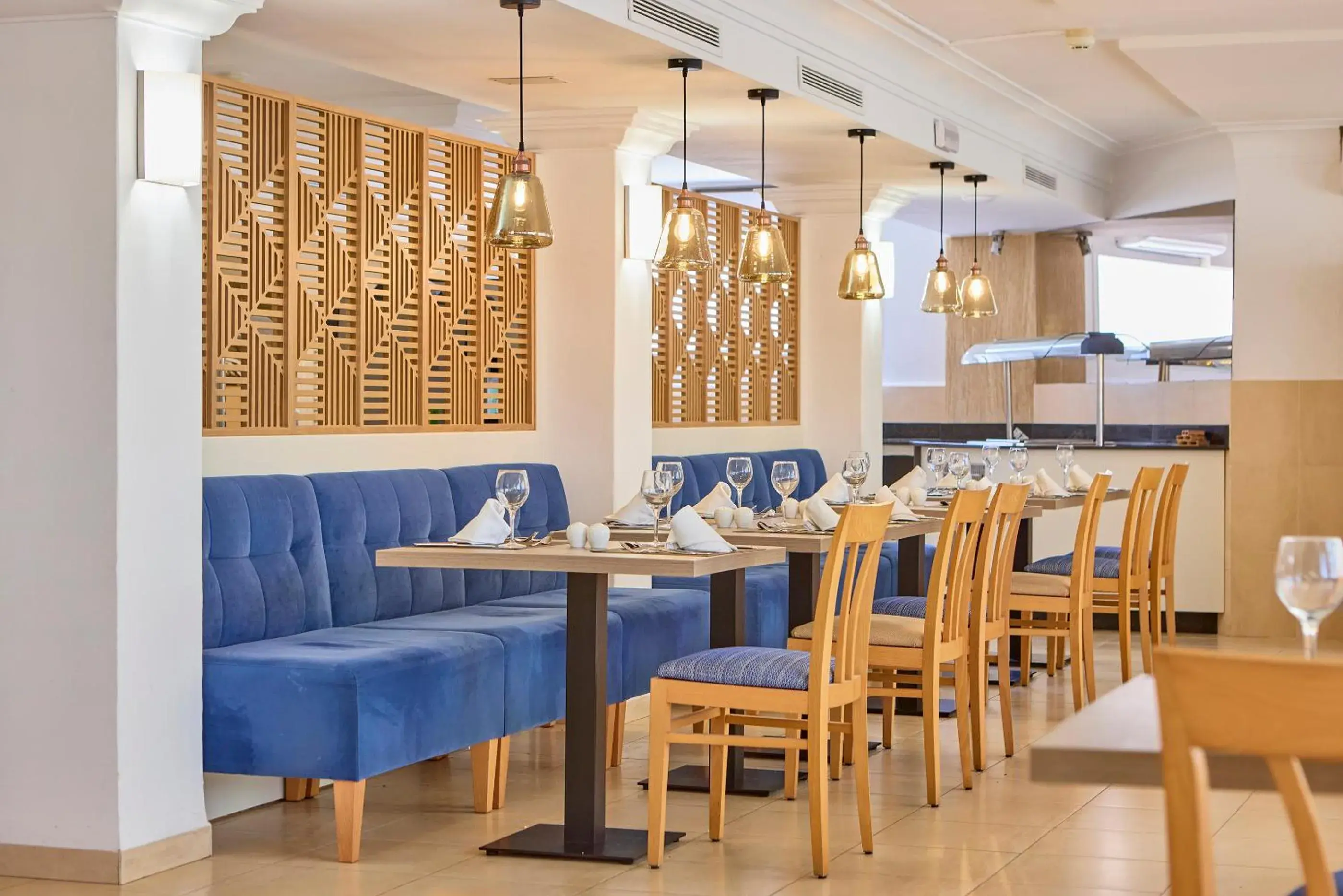 Restaurant/places to eat in Universal Hotel Bikini Restaurant/places to eat in Universal Hotel Bikini