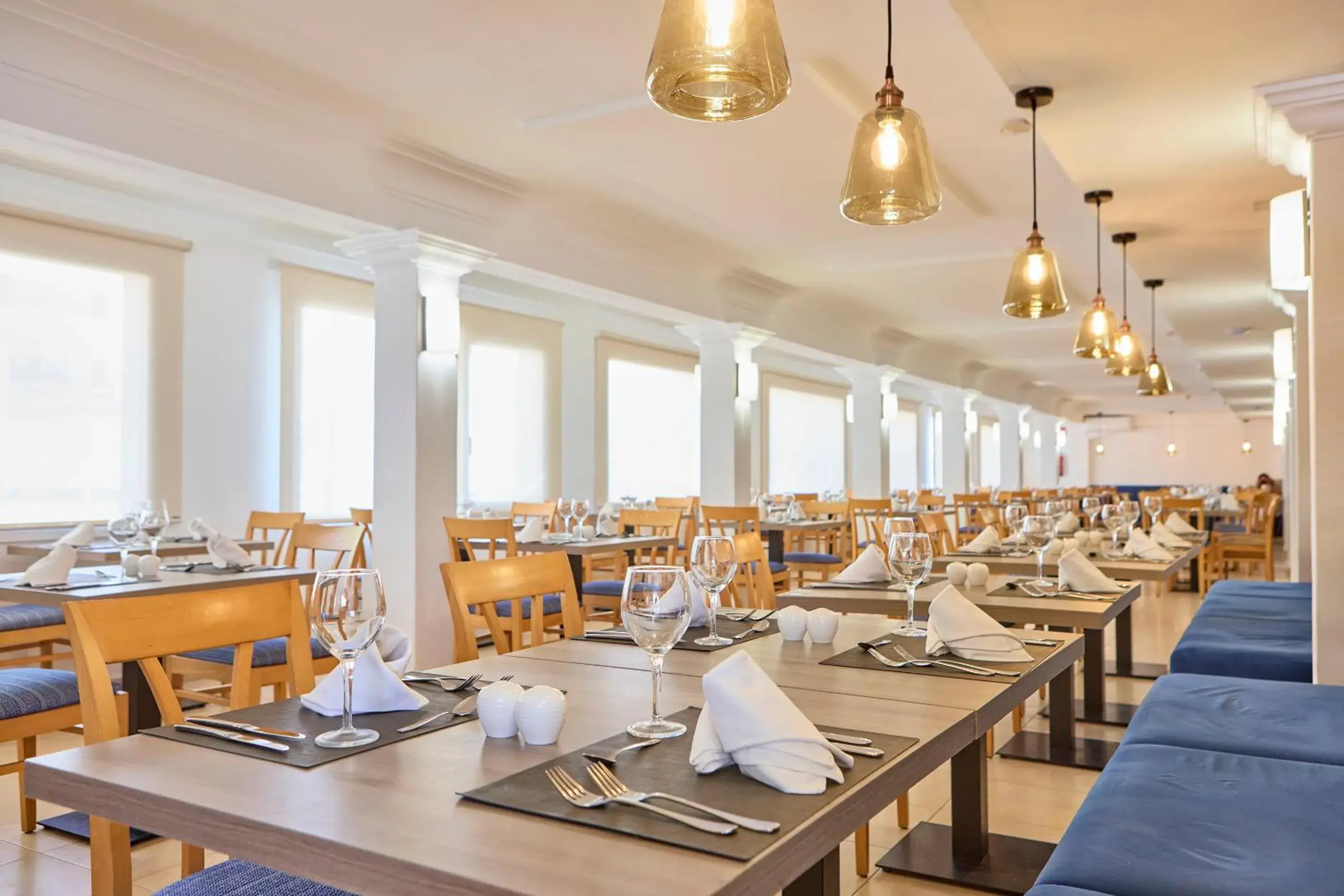 Restaurant/places to eat in Universal Hotel Bikini Restaurant/places to eat in Universal Hotel Bikini