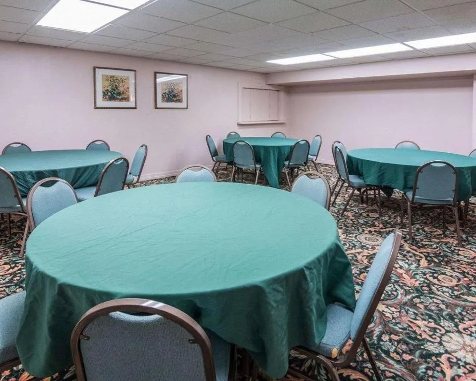 Economy Inn & Suites