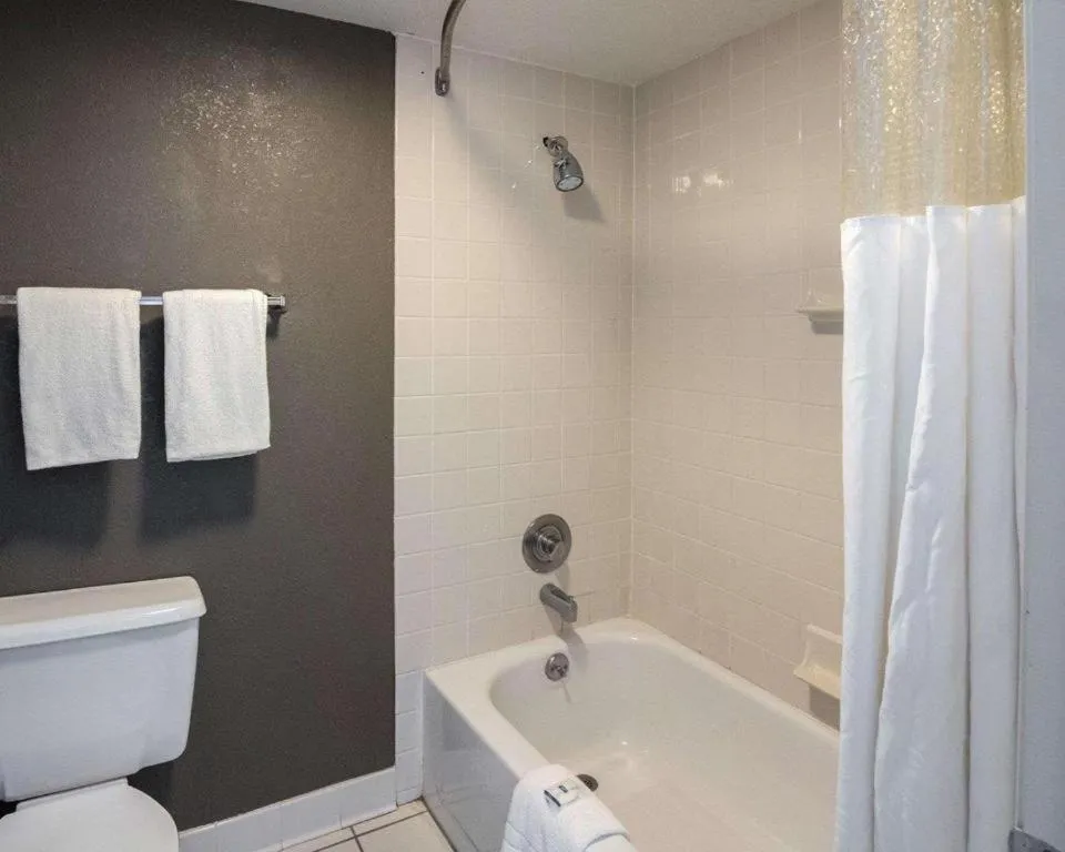 Economy Inn & Suites