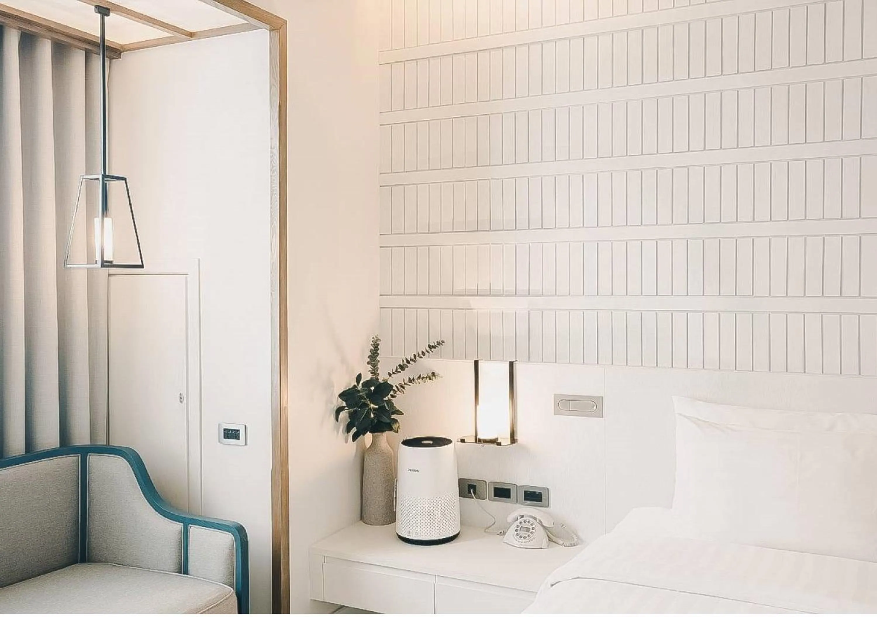 Photo of the whole room, Bed in SYN Boutique Hotel