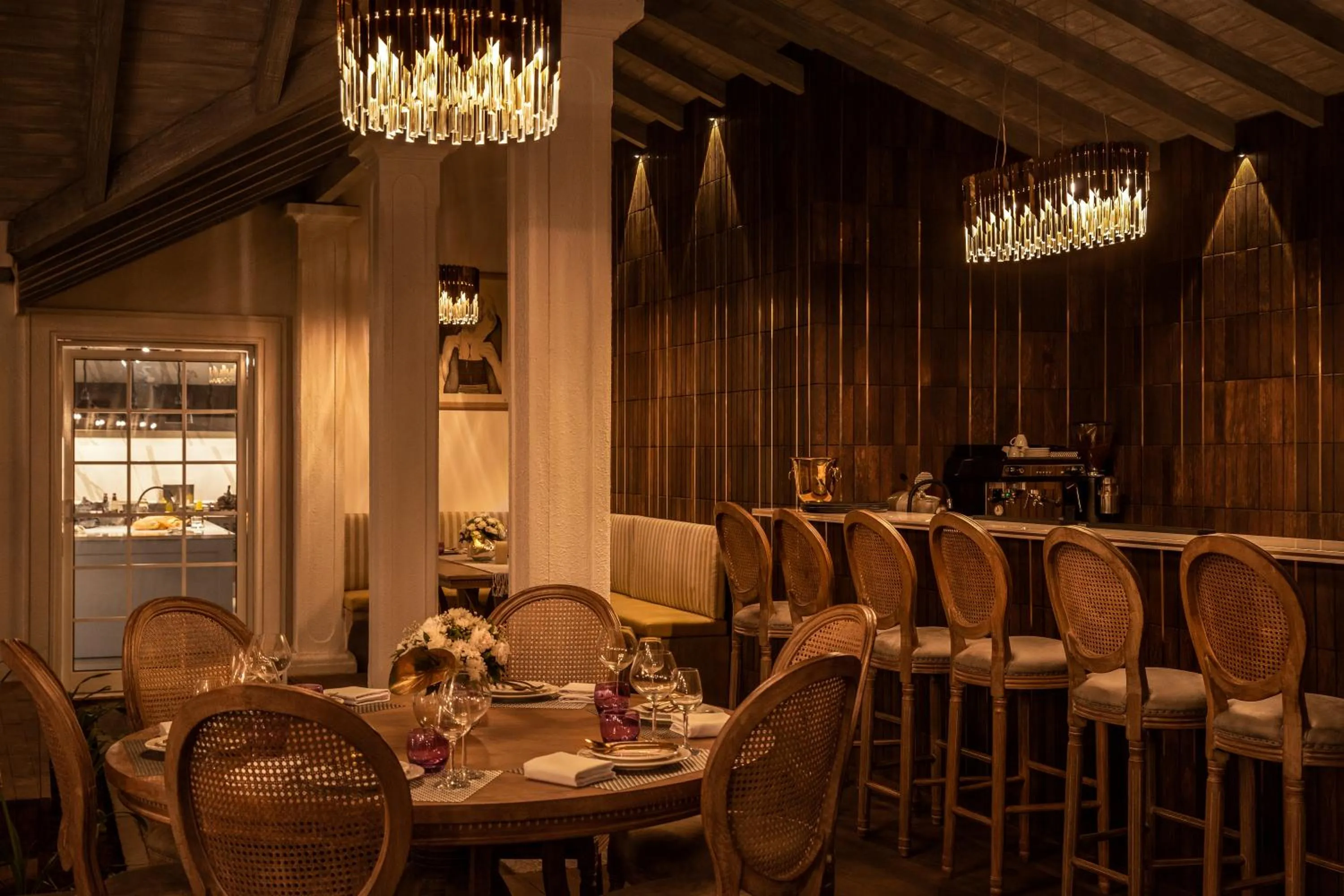 Restaurant/places to eat in MansionHaus