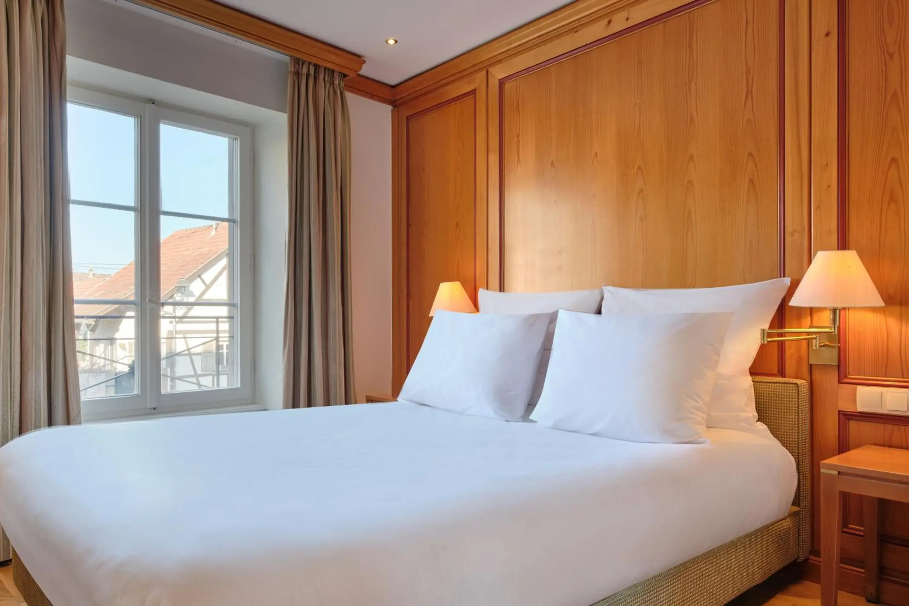 Bed in Hotel & Spa A la cour d'Alsace by HappyCulture Bed in Hotel & Spa A la cour d'Alsace by HappyCulture