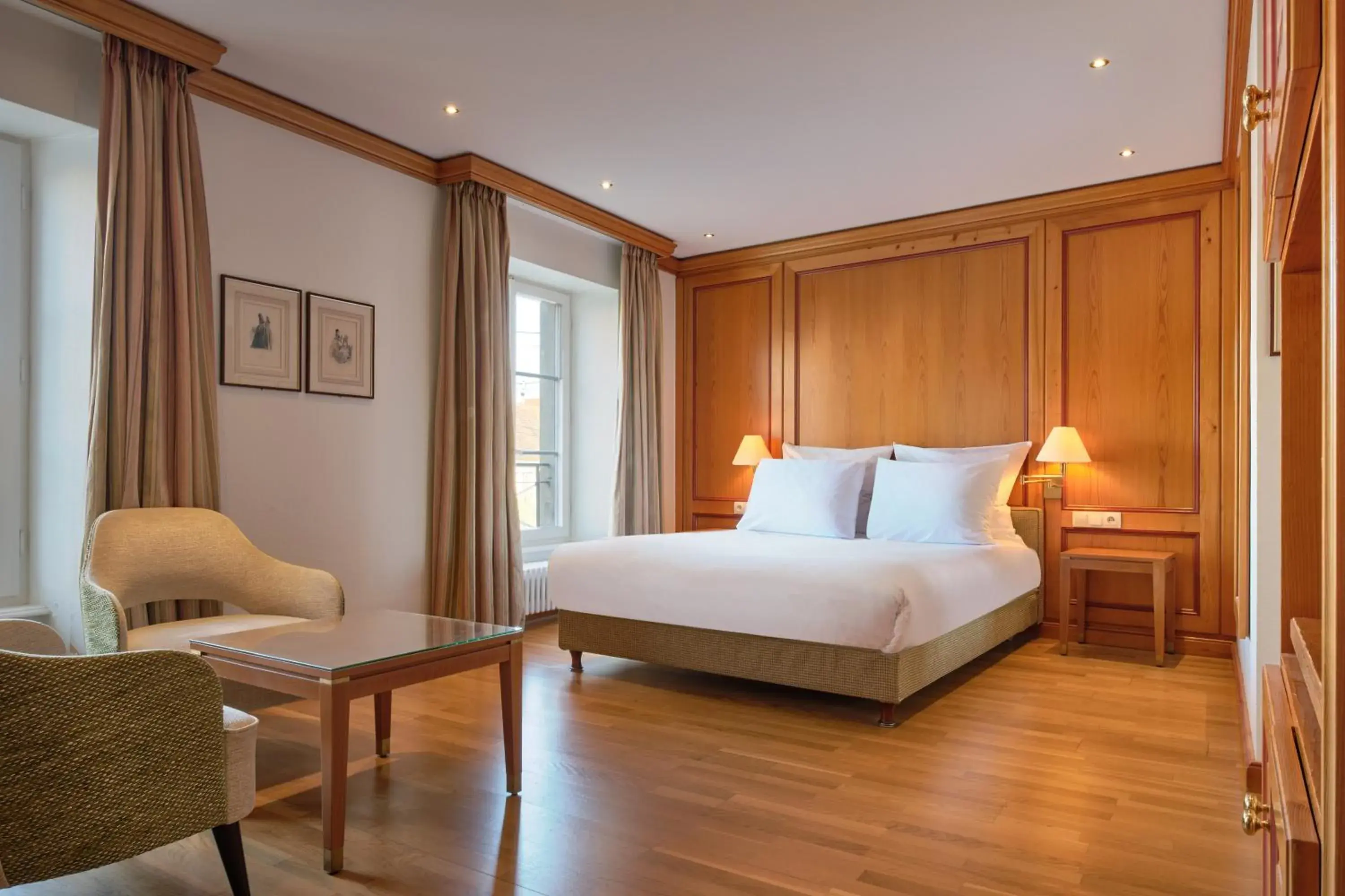 Bed in Hotel & Spa A la cour d'Alsace by HappyCulture Bed in Hotel & Spa A la cour d'Alsace by HappyCulture