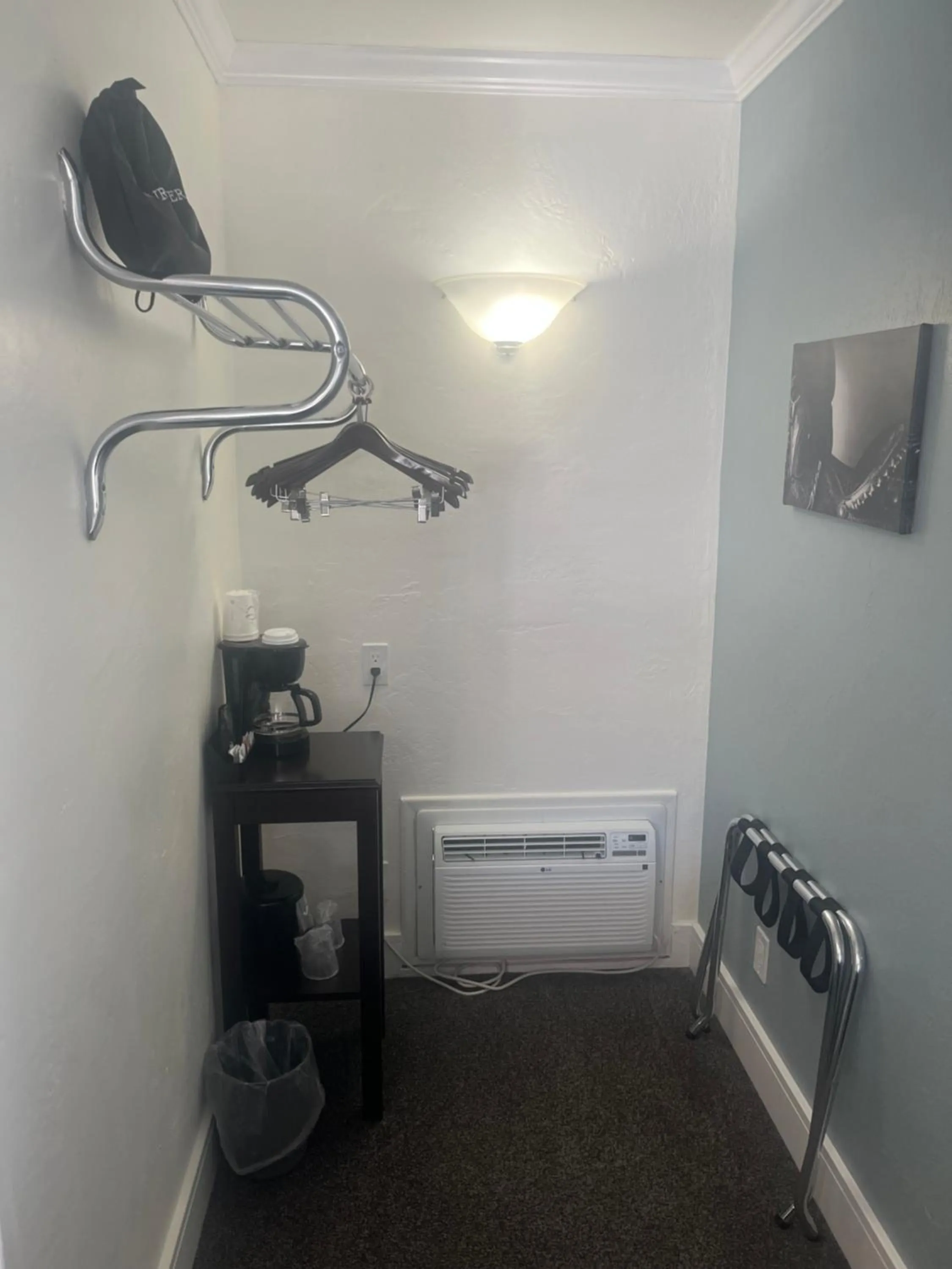 Coffee/tea facilities in El Rancho Motel