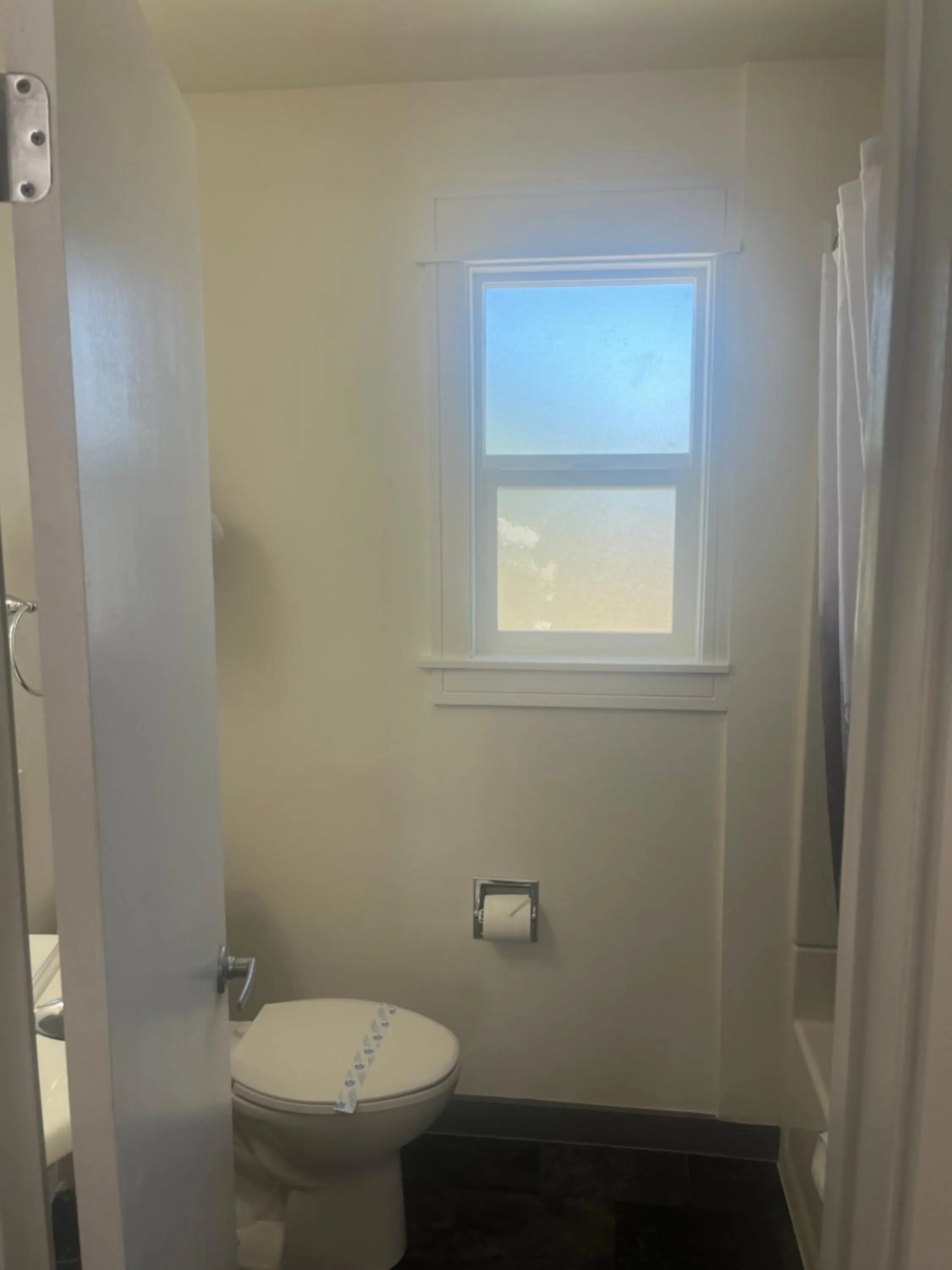 Shower in El Rancho Motel