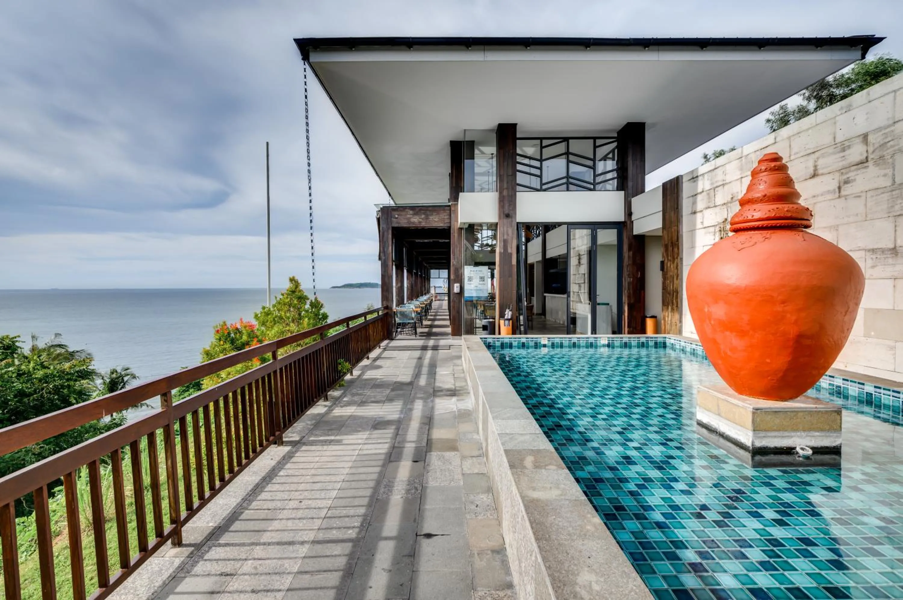 Restaurant/places to eat in The Kayana Beach Lombok